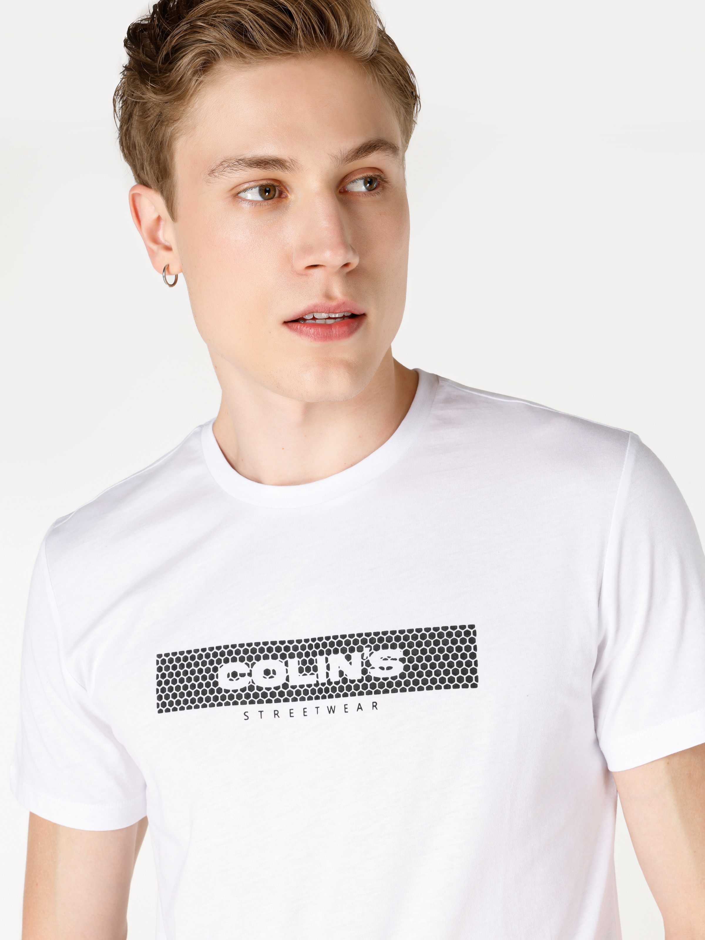Afișați detalii pentru Regular Fit Round Neck Bărbați Alb Tricou Cu Mânecă Scurtă