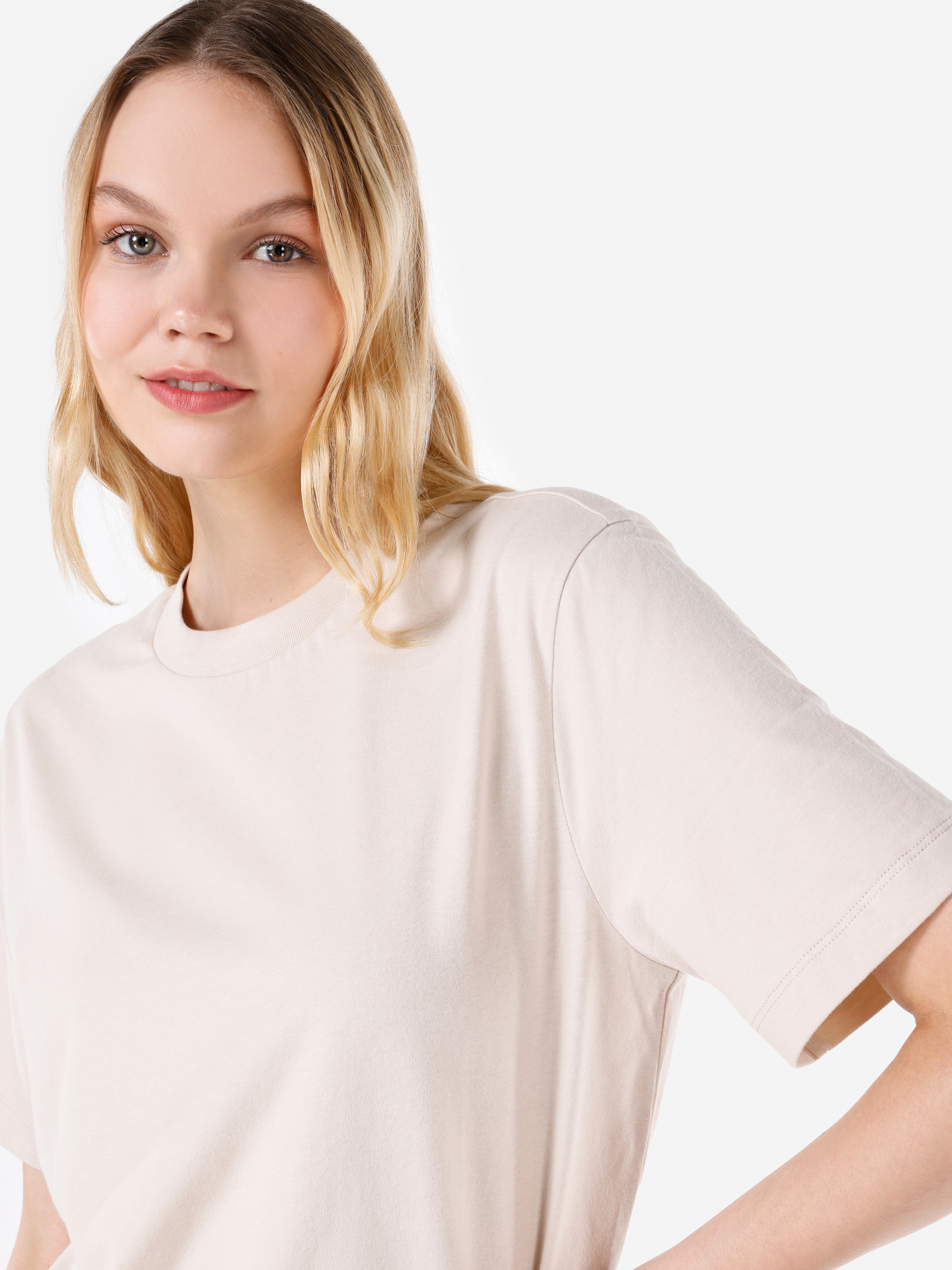 Afișați detalii pentru Tricou Cu Maneca Scurta De Dama Bej Regular Fit  Cl1068570