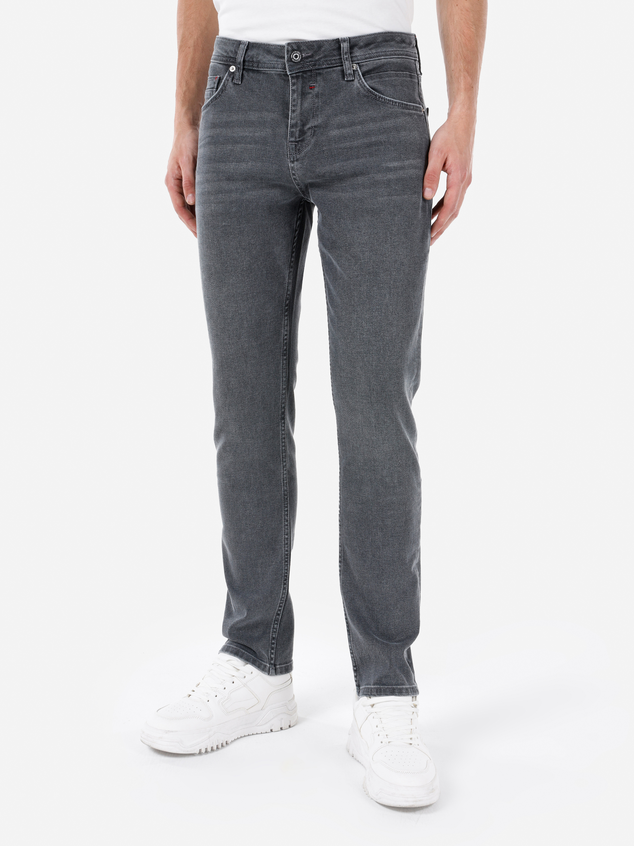 Afișați detalii pentru Pantaloni De Barbati Denim Straight Fit 044 KARL CL1068662