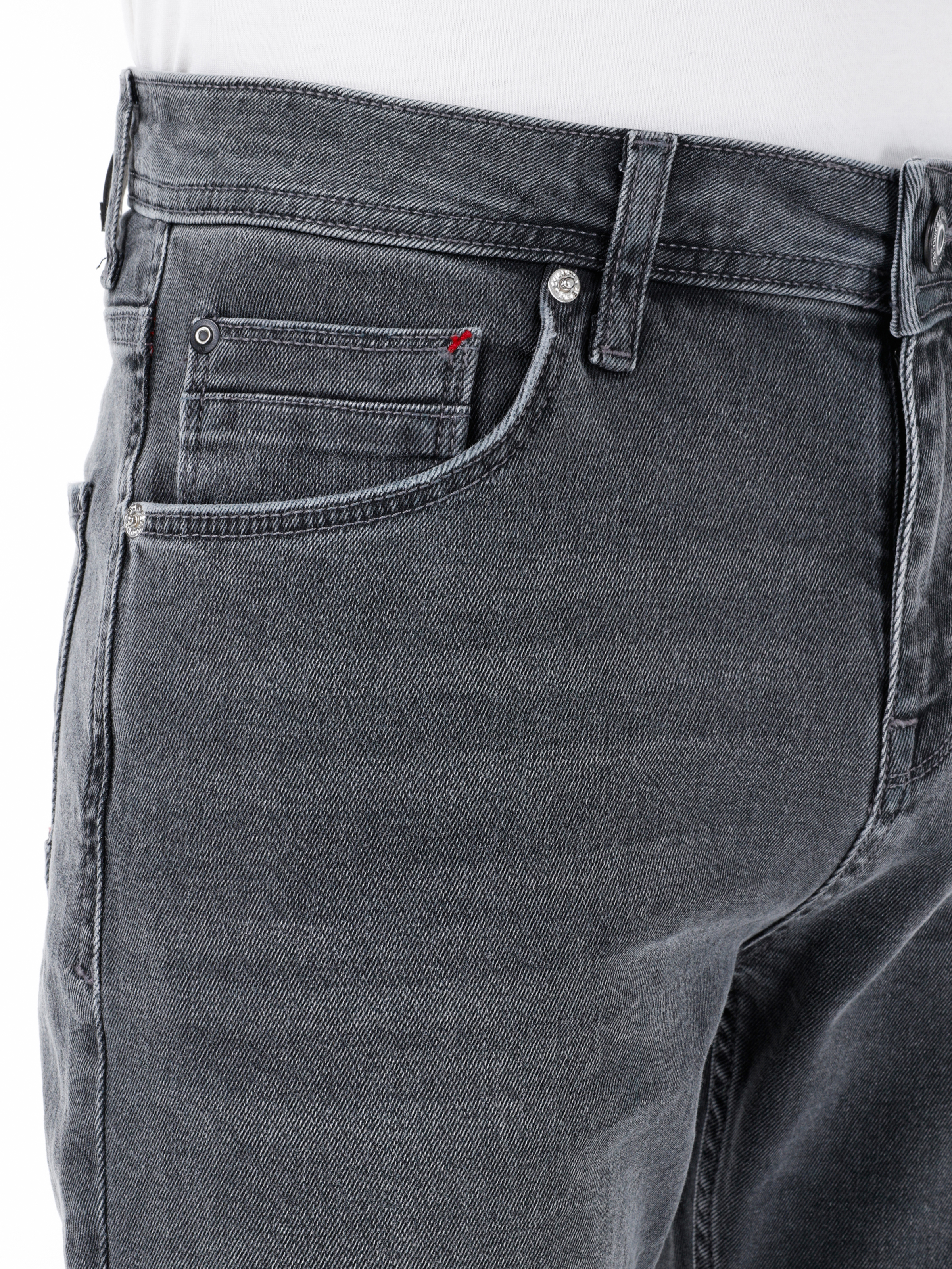 Afișați detalii pentru Pantaloni De Barbati Denim Straight Fit 044 KARL CL1068662