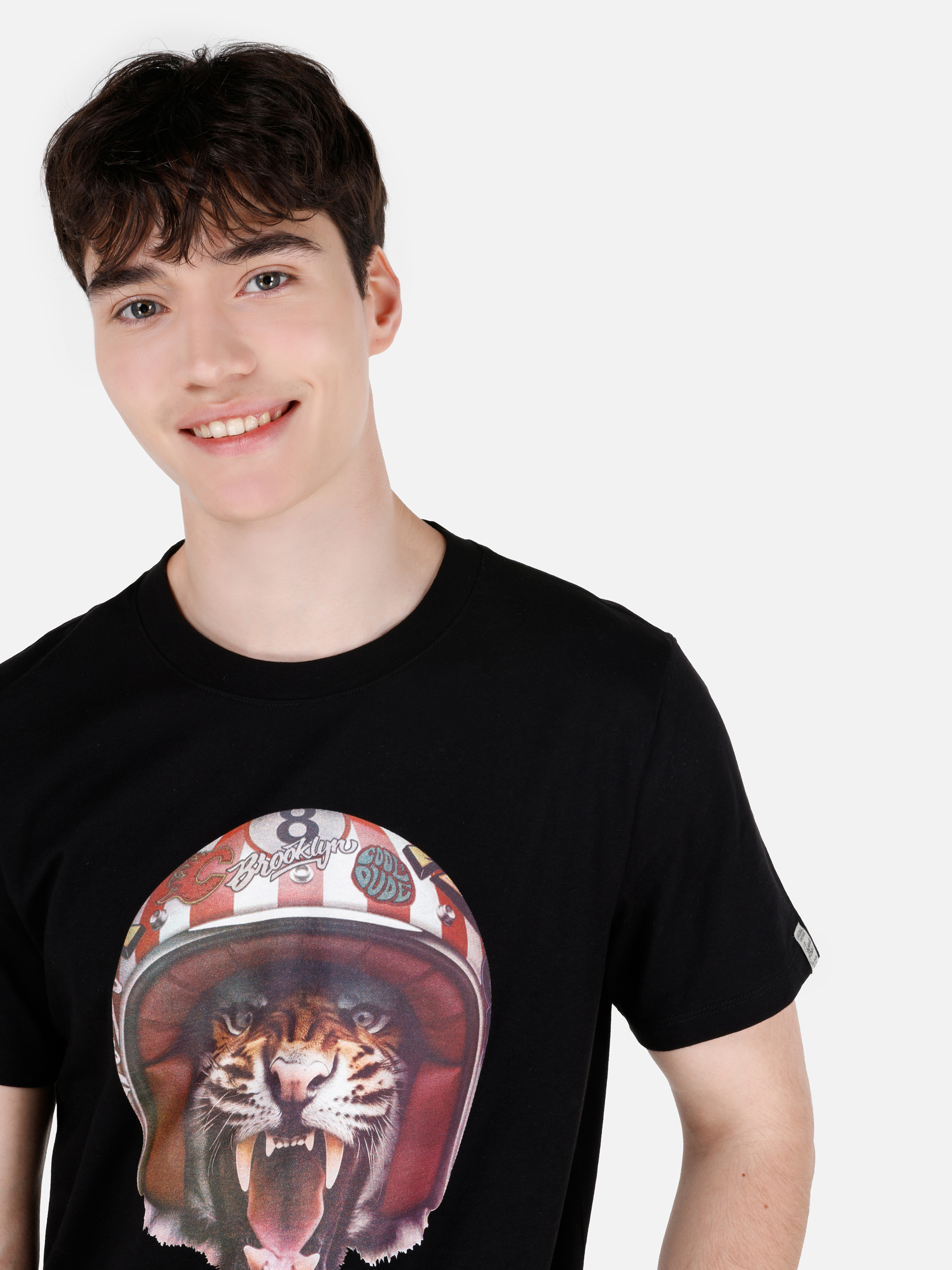Afișați detalii pentru Regular Fit Round Neck Drept Bărbați Negru Tricou Cu Mânecă Scurtă