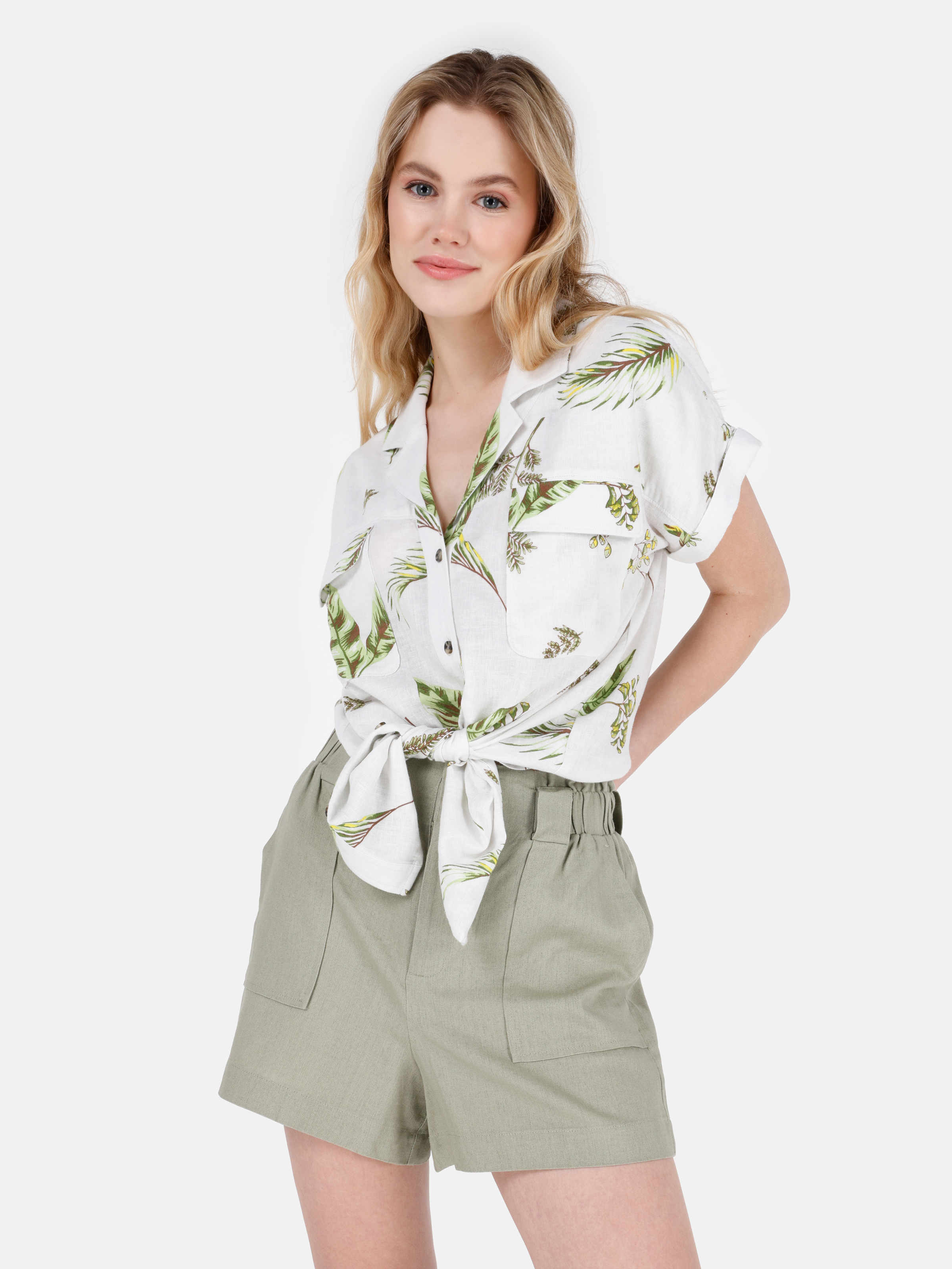 Afișați detalii pentru Cămașă Regular Fit Gât Floral Cămașă Cu Mânecă Scurtă Ecru Pentru Femei