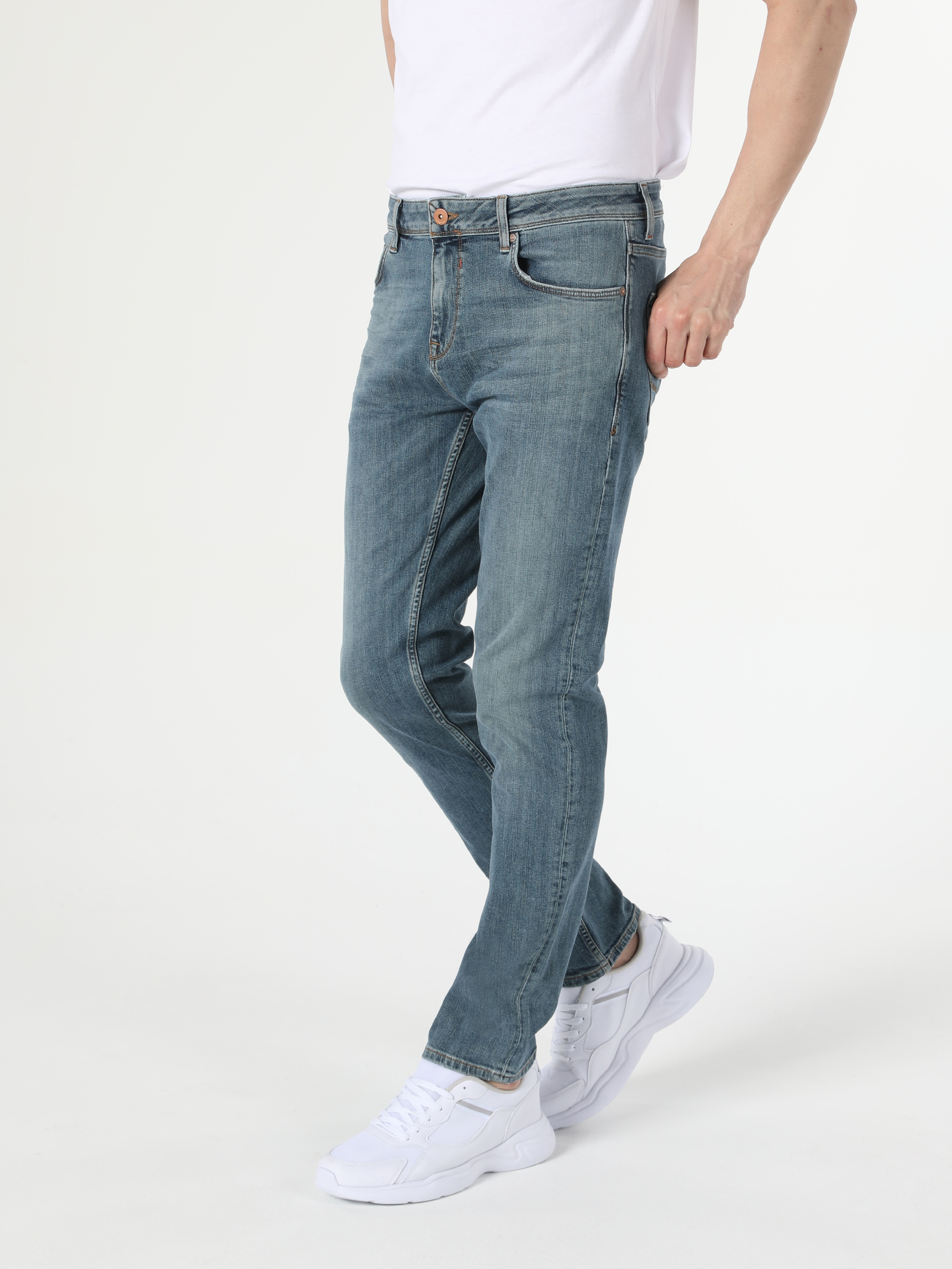 Afișați detalii pentru Pantaloni De Barbati Denim Straight Fit 044 Karl Cl1055494