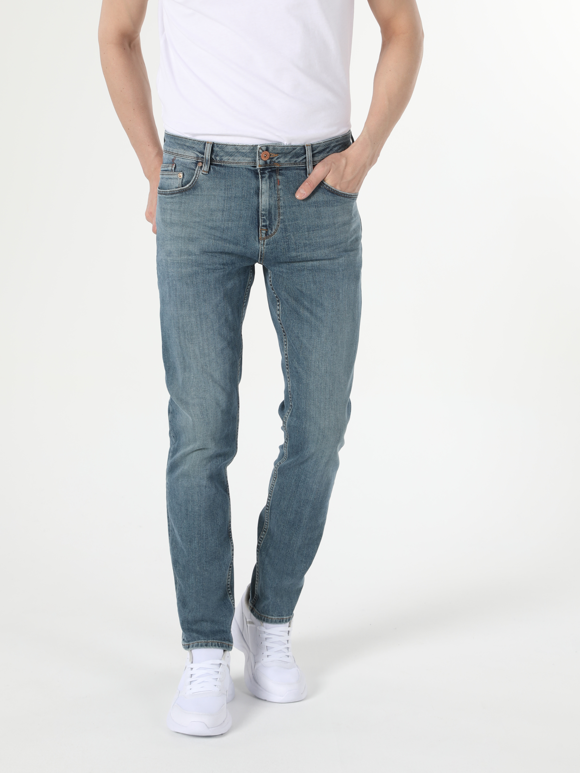 Afișați detalii pentru Pantaloni De Barbati Denim Straight Fit 044 Karl Cl1055494