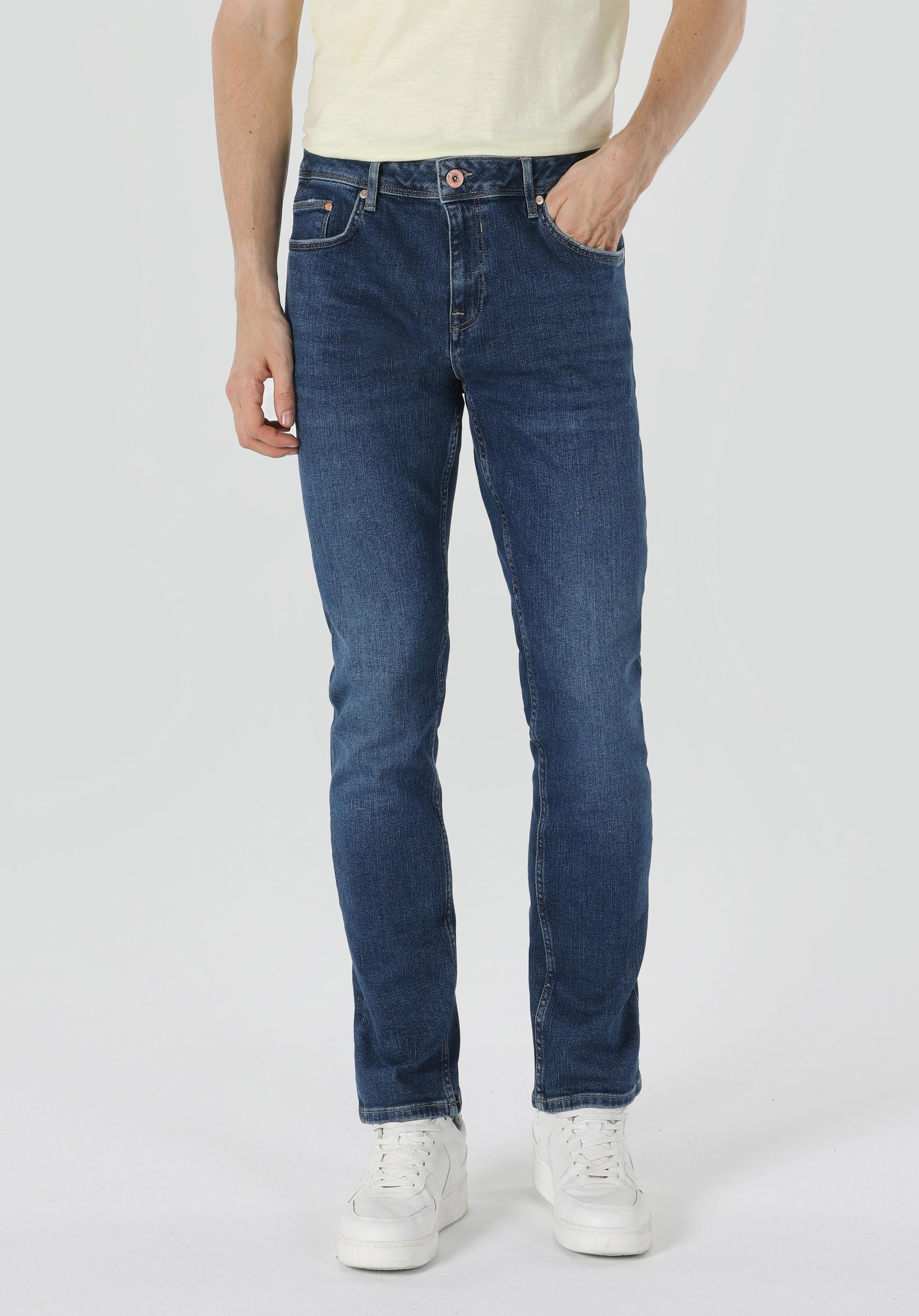 Afișați detalii pentru Pantaloni De Barbati Denim Straight Fit 044 Karl Cl1062425