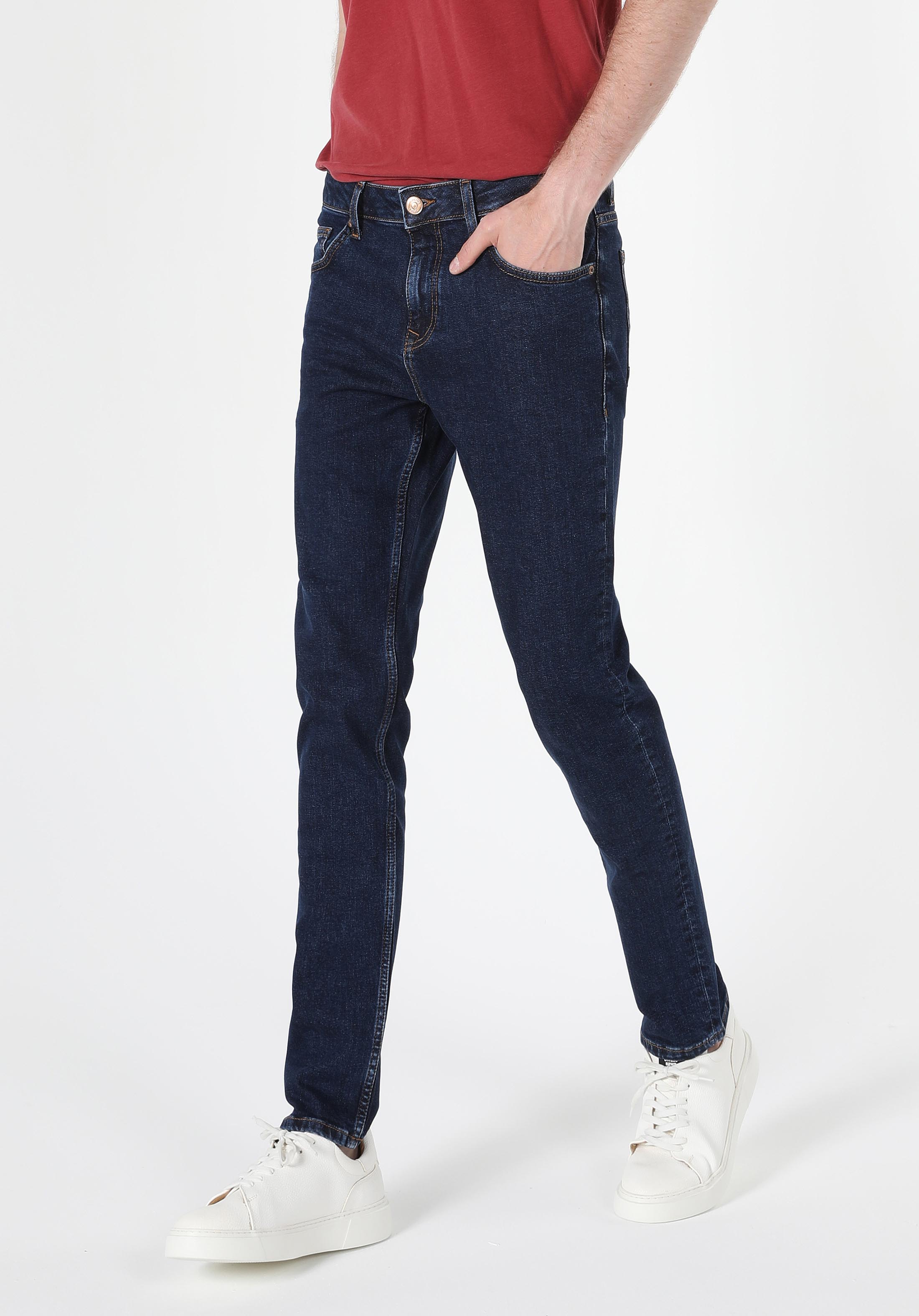 Afișați detalii pentru Pantaloni De Barbati Denim Straight Fit 044 Karl Cl1056482