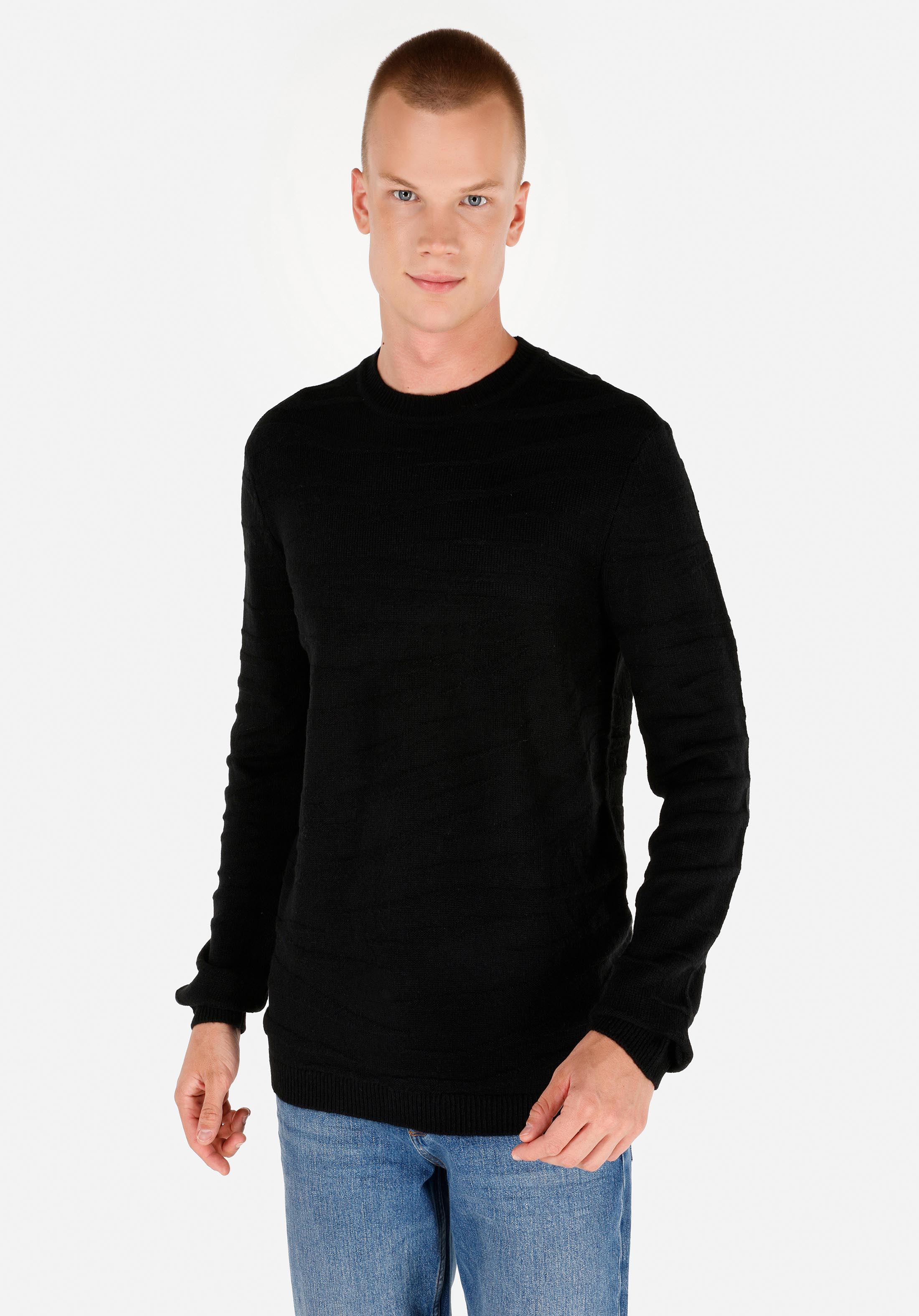 Afișați detalii pentru Pulover De Barbati Negru Regular Fit  Cl1069901