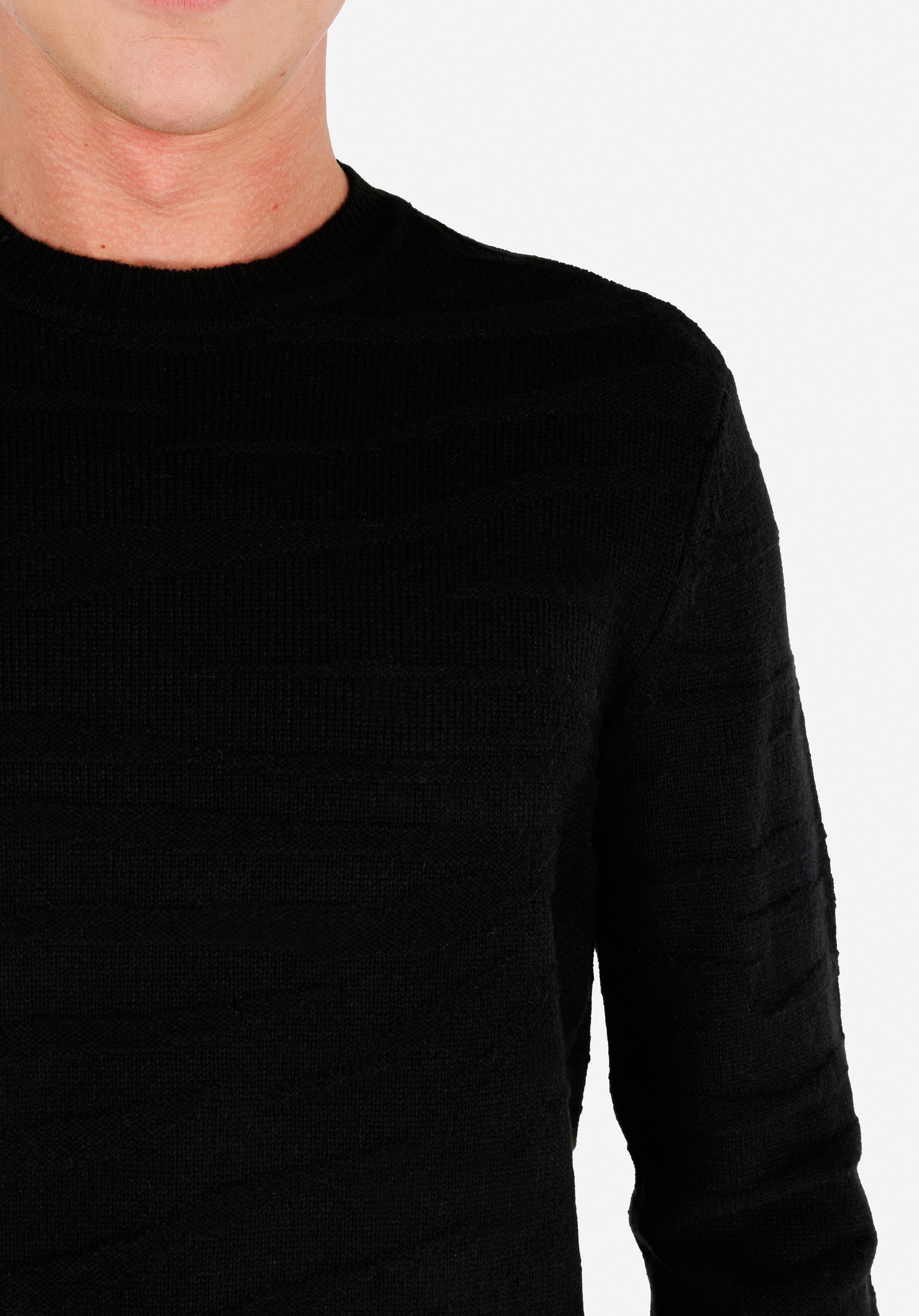 Afișați detalii pentru Pulover De Barbati Negru Regular Fit  Cl1069901