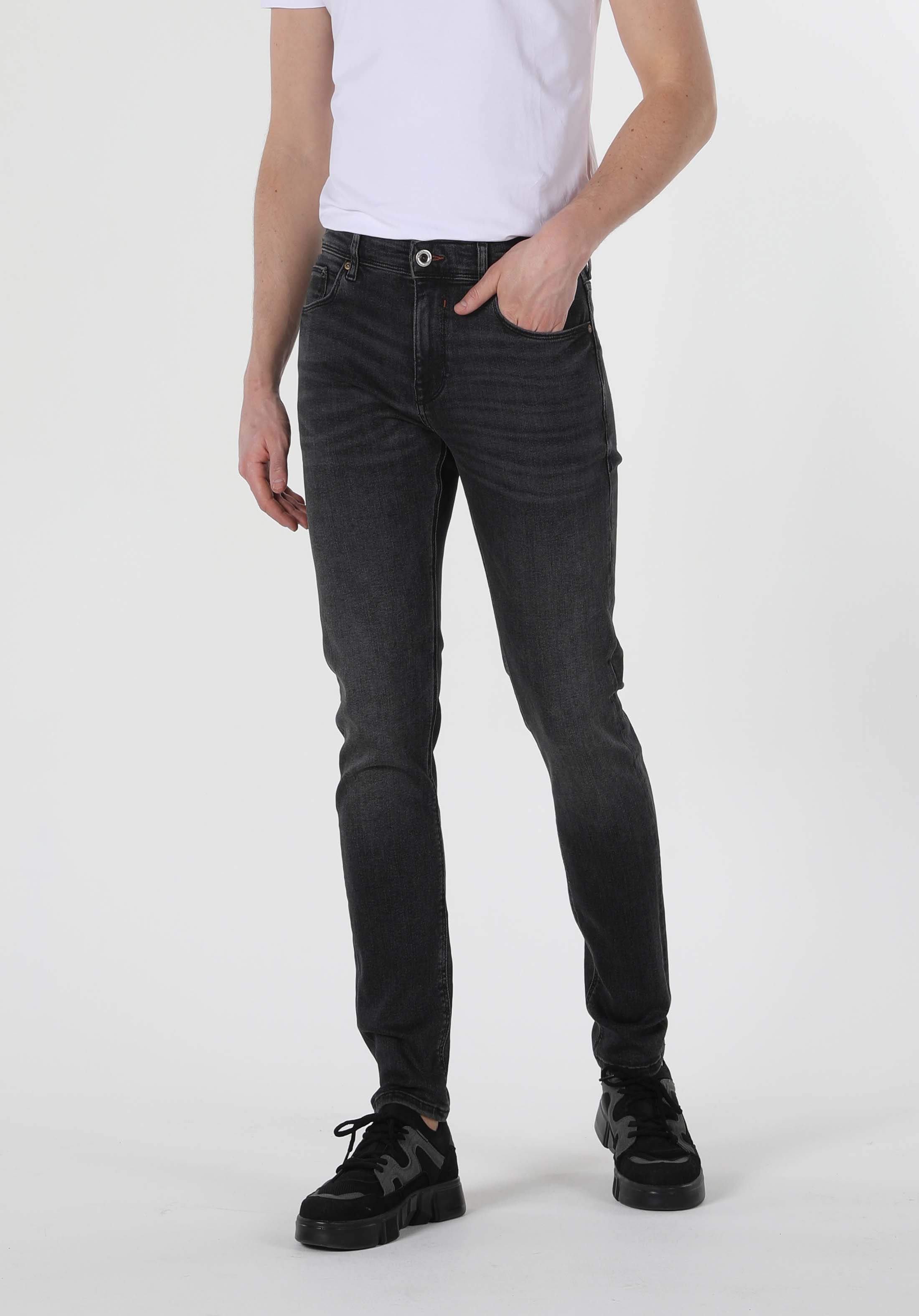 Afișați detalii pentru Pantaloni De Barbati Negru Slim Fit 041 Danny Cl1058604