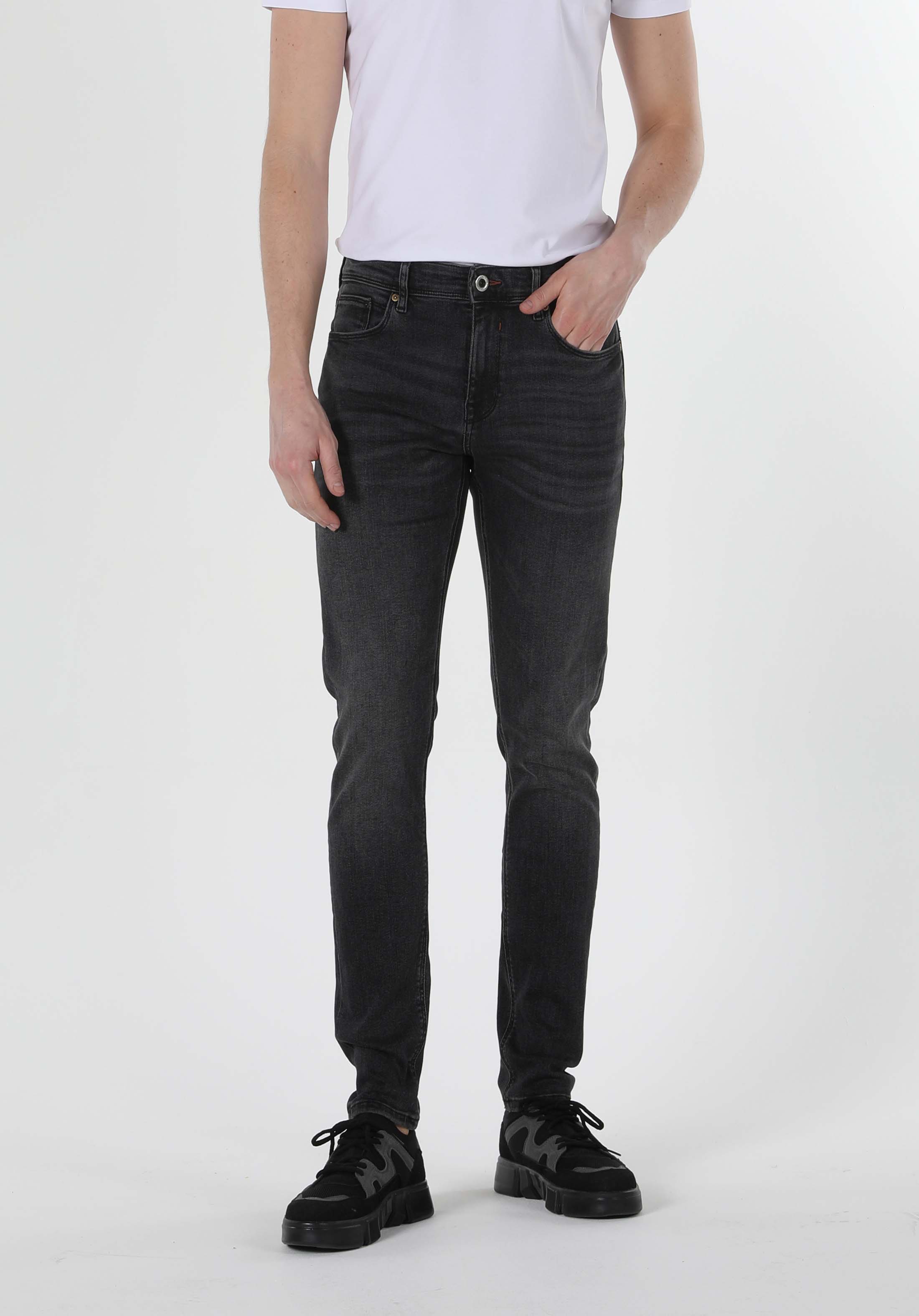 Afișați detalii pentru Pantaloni De Barbati Negru Slim Fit 041 Danny Cl1058604