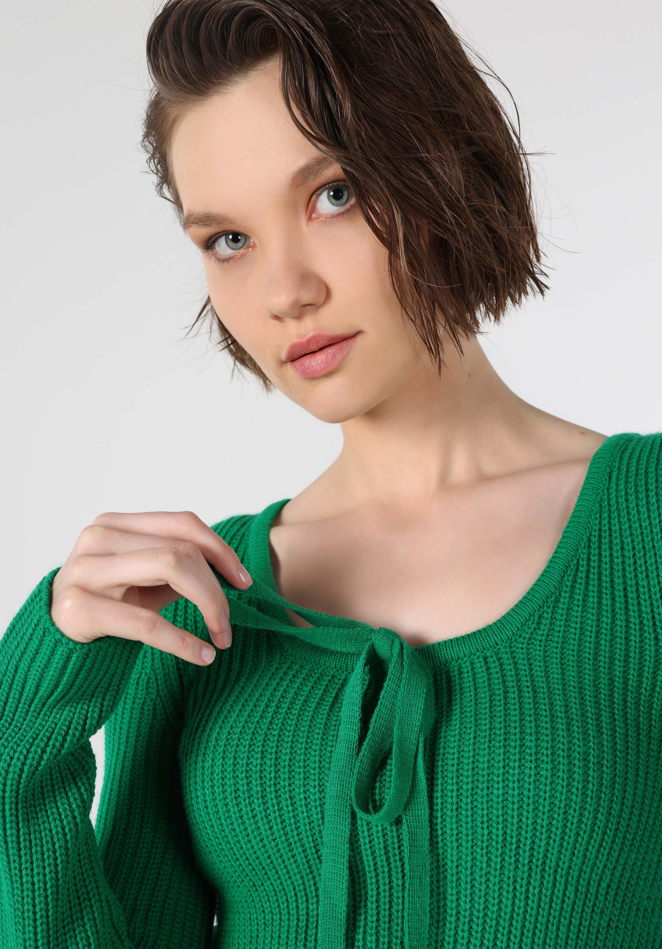 Afișați detalii pentru Pulover De Dama Verde   Cl1062222