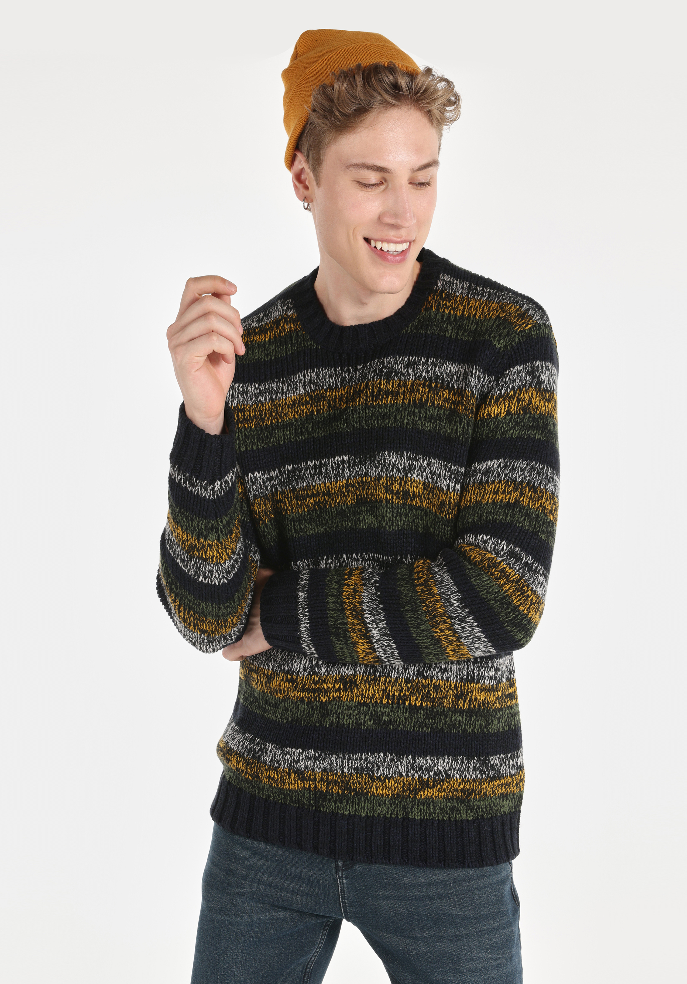 Afișați detalii pentru Pulover Multicolor Pentru Bărbați Regular Fit Round Neck Jacquard