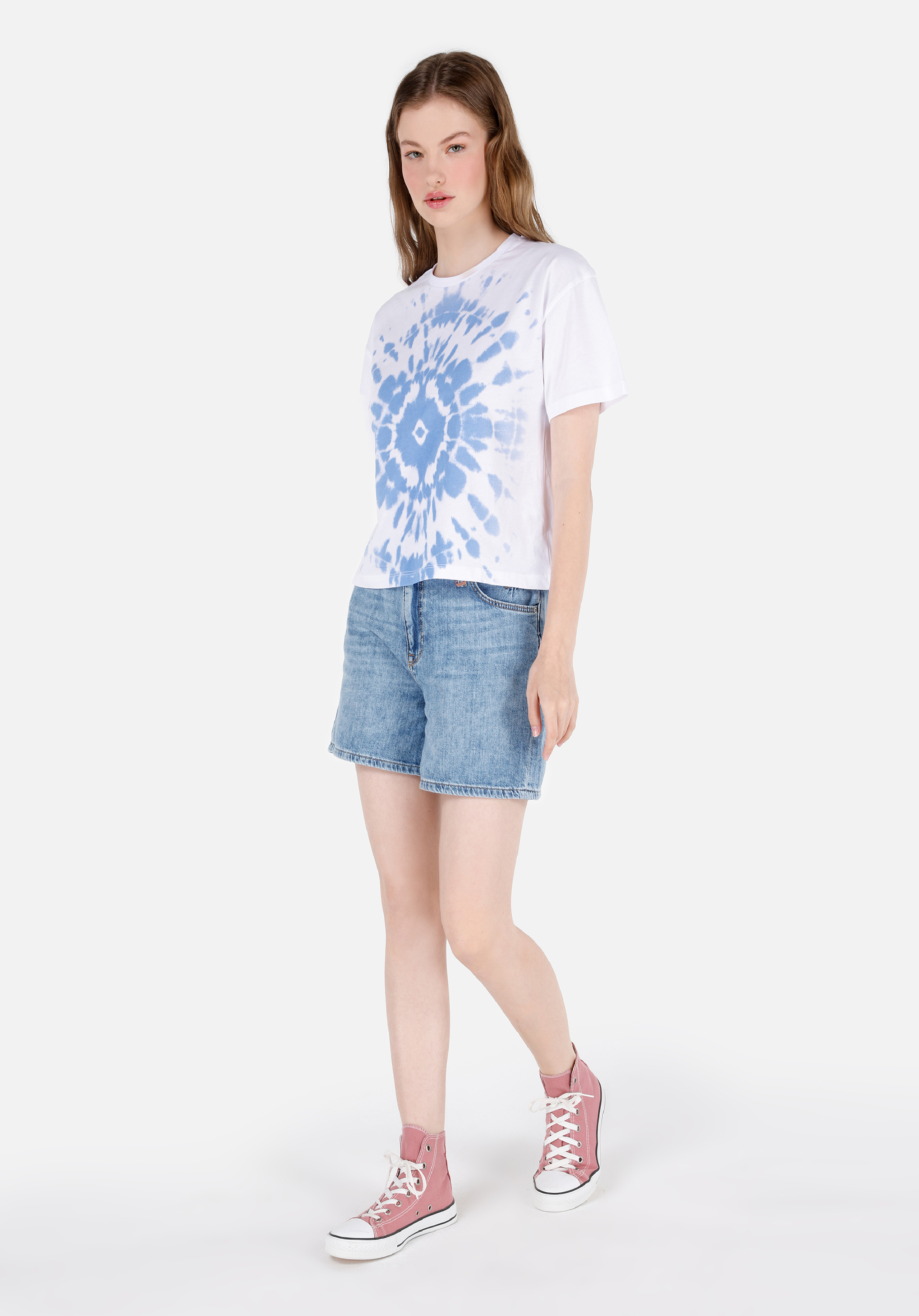 Afișați detalii pentru Regular Fit Round Neck Imprimat Tricou Alb Cu Mânecă Scurtă Pentru Femei