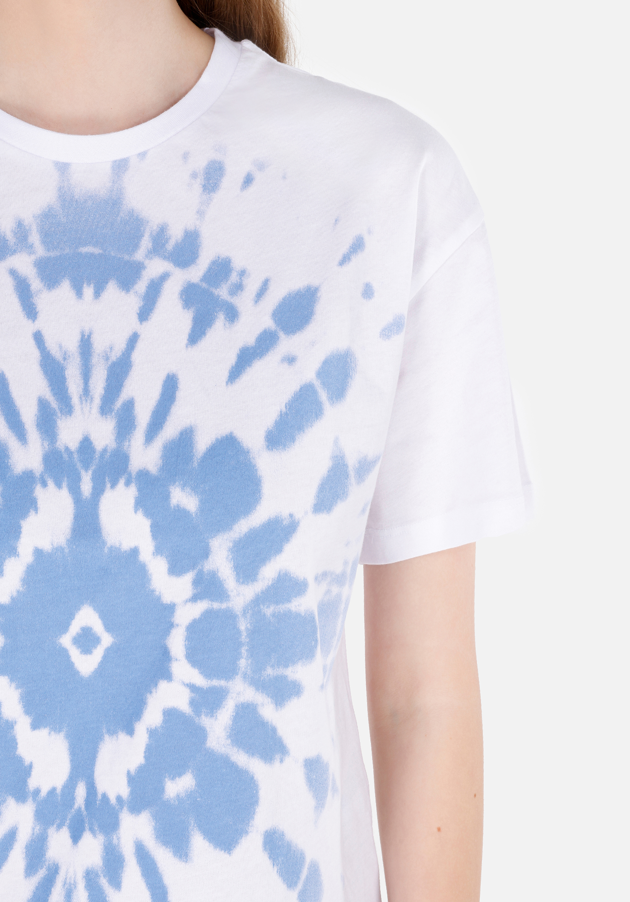 Afișați detalii pentru Regular Fit Round Neck Imprimat Tricou Alb Cu Mânecă Scurtă Pentru Femei