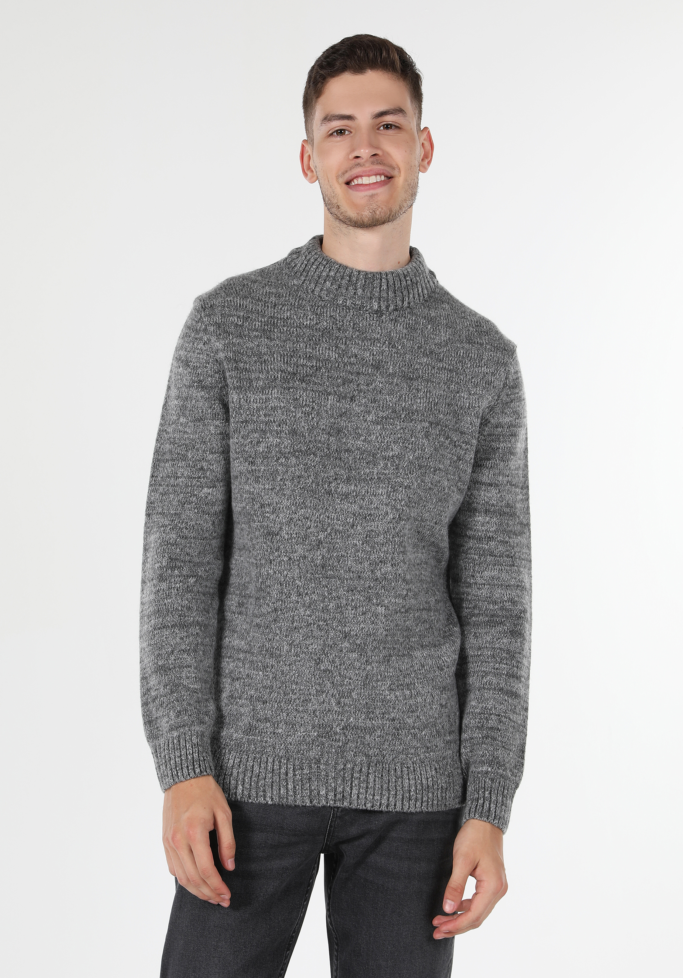 Afișați detalii pentru Pulover Gri Pentru Bărbați Regular Fit Half Turtleneck Jacquard
