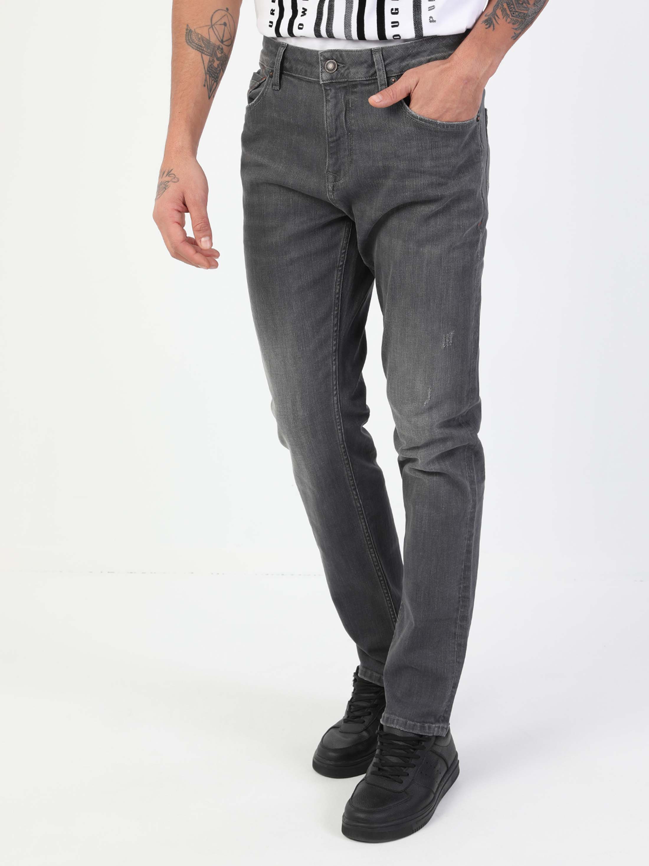 Afișați detalii pentru Pantaloni De Barbati Gri Straight Fit 044 Karl Cl1048884