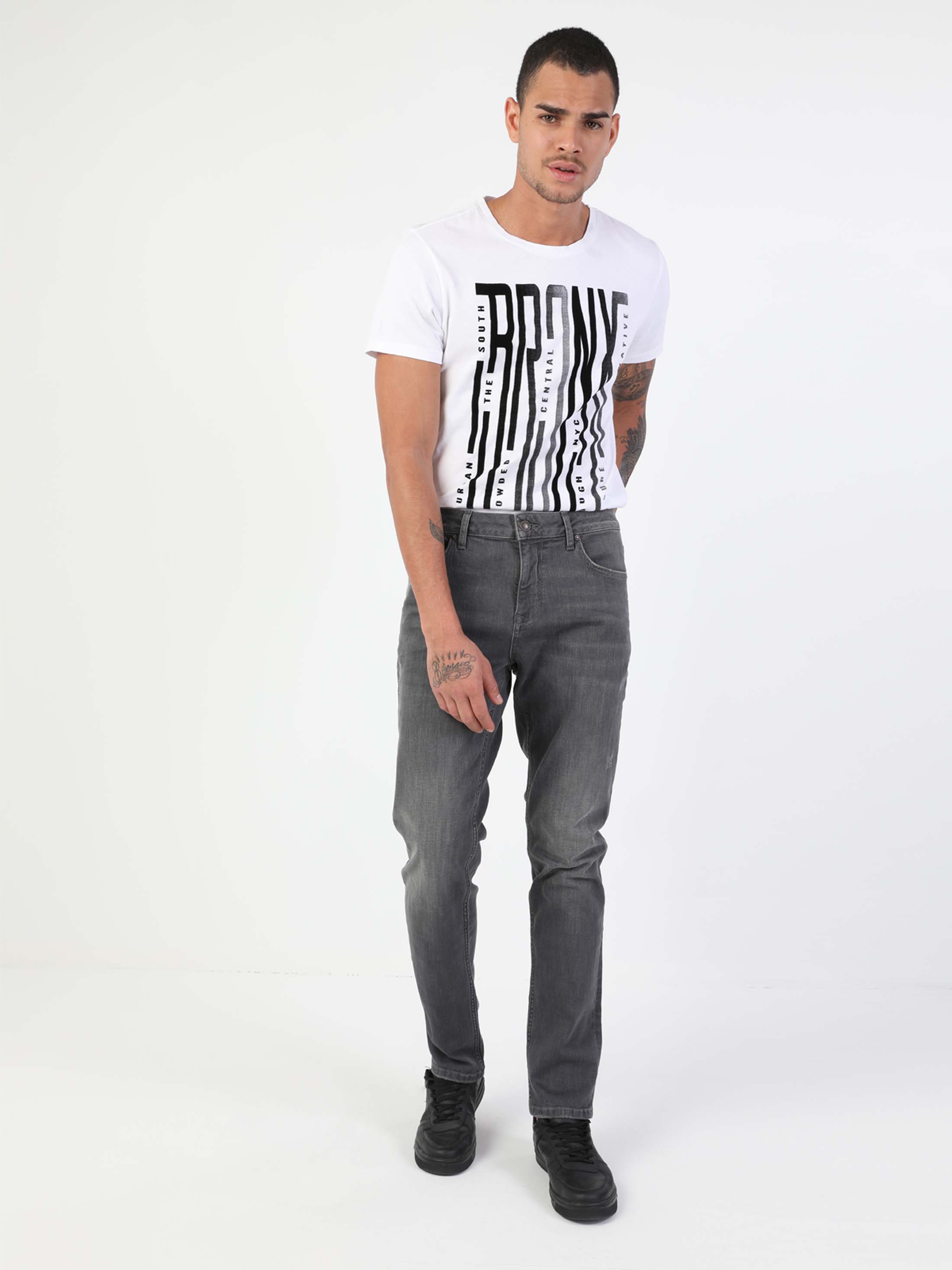 Afișați detalii pentru Pantaloni De Barbati Gri Straight Fit 044 Karl Cl1048884