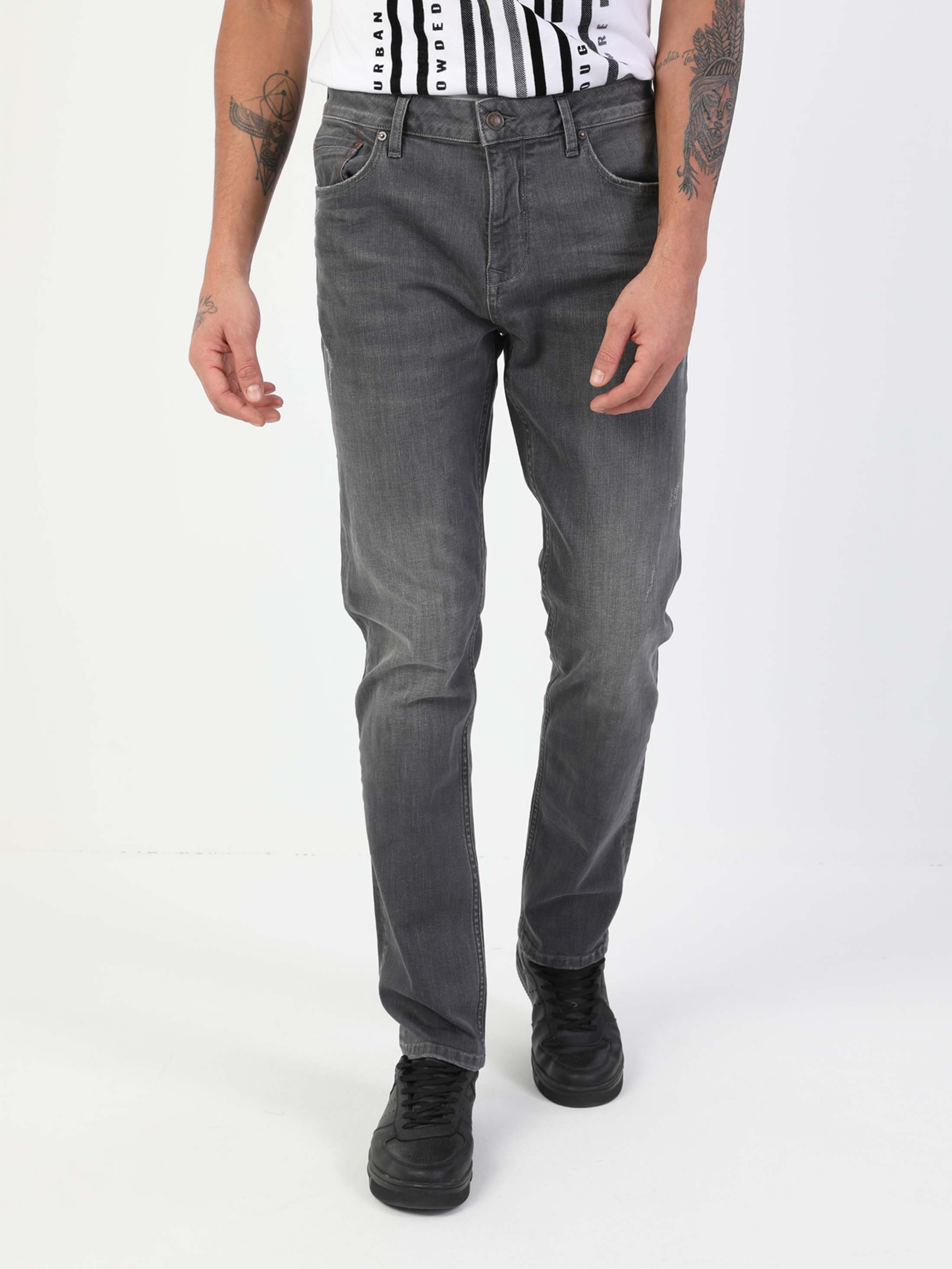 Afișați detalii pentru Pantaloni De Barbati Gri Straight Fit 044 Karl Cl1048884