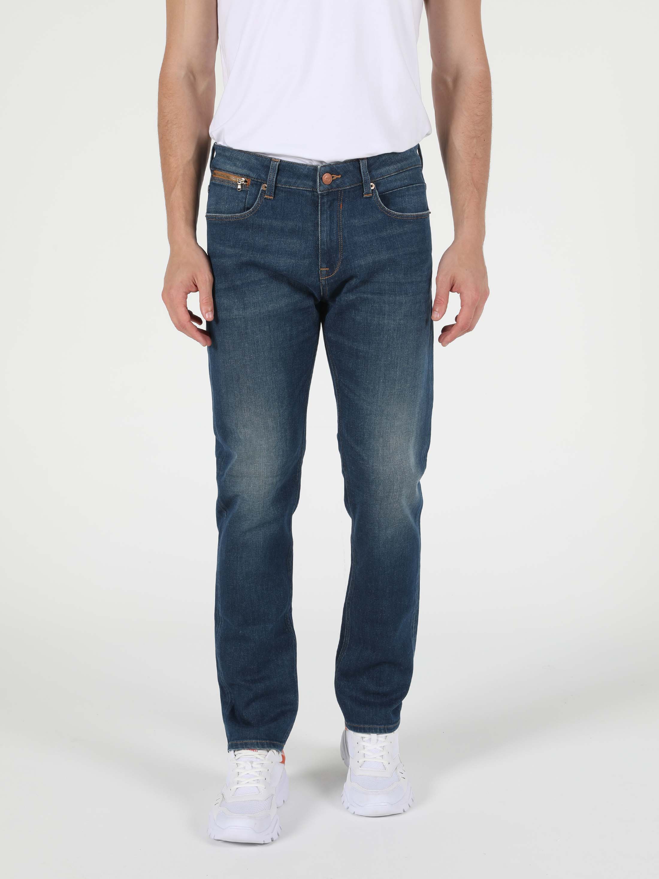 Afișați detalii pentru Pantaloni De Barbati Denim Straight Fit 044 Karl Cl1051365