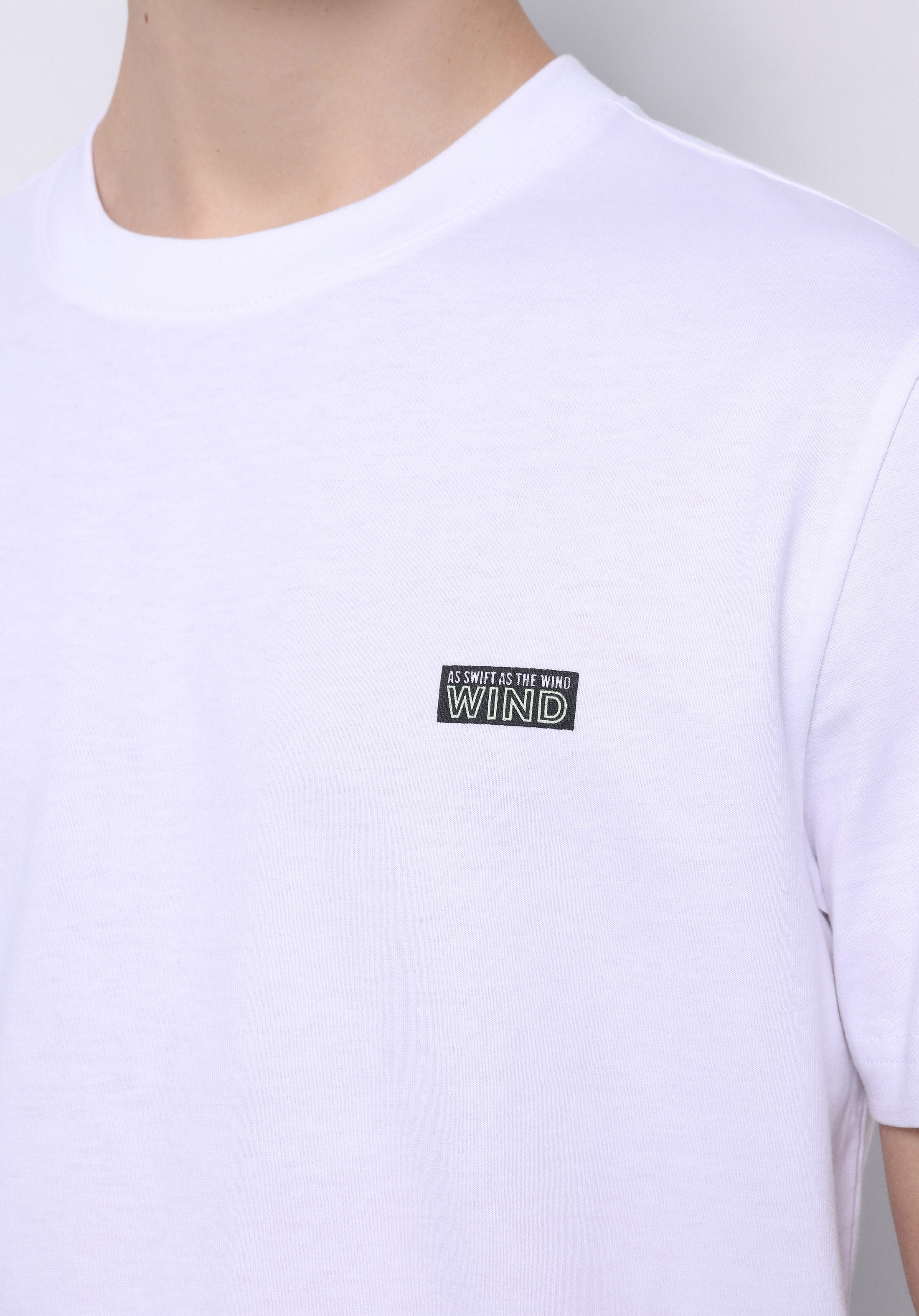 Afișați detalii pentru Tricou Cu Maneca Scurta De Barbati Alb Regular Fit  Cl1073094