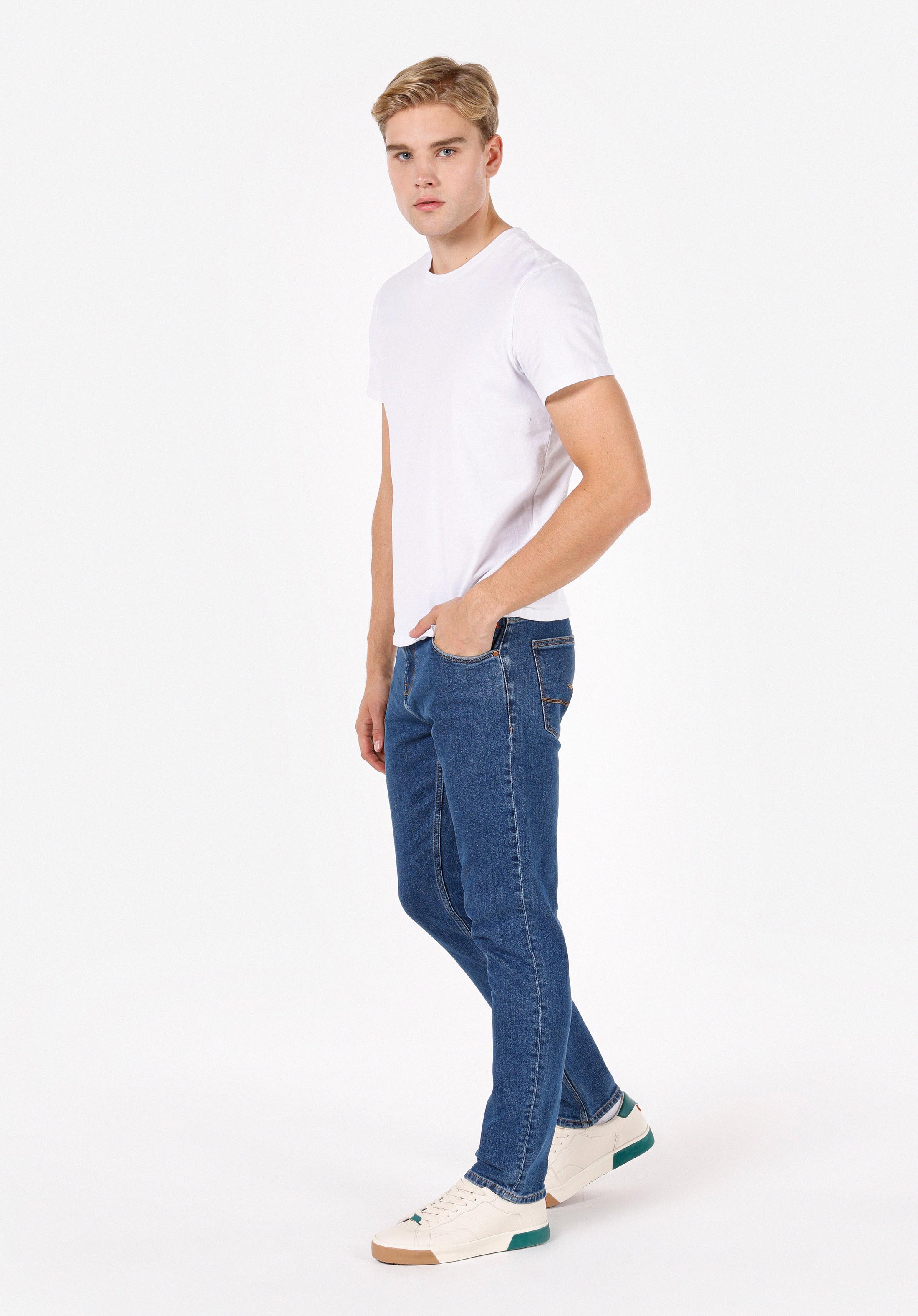 Afișați detalii pentru Pantaloni De Barbati Denim Straight Fit 044 Karl Cl1072227