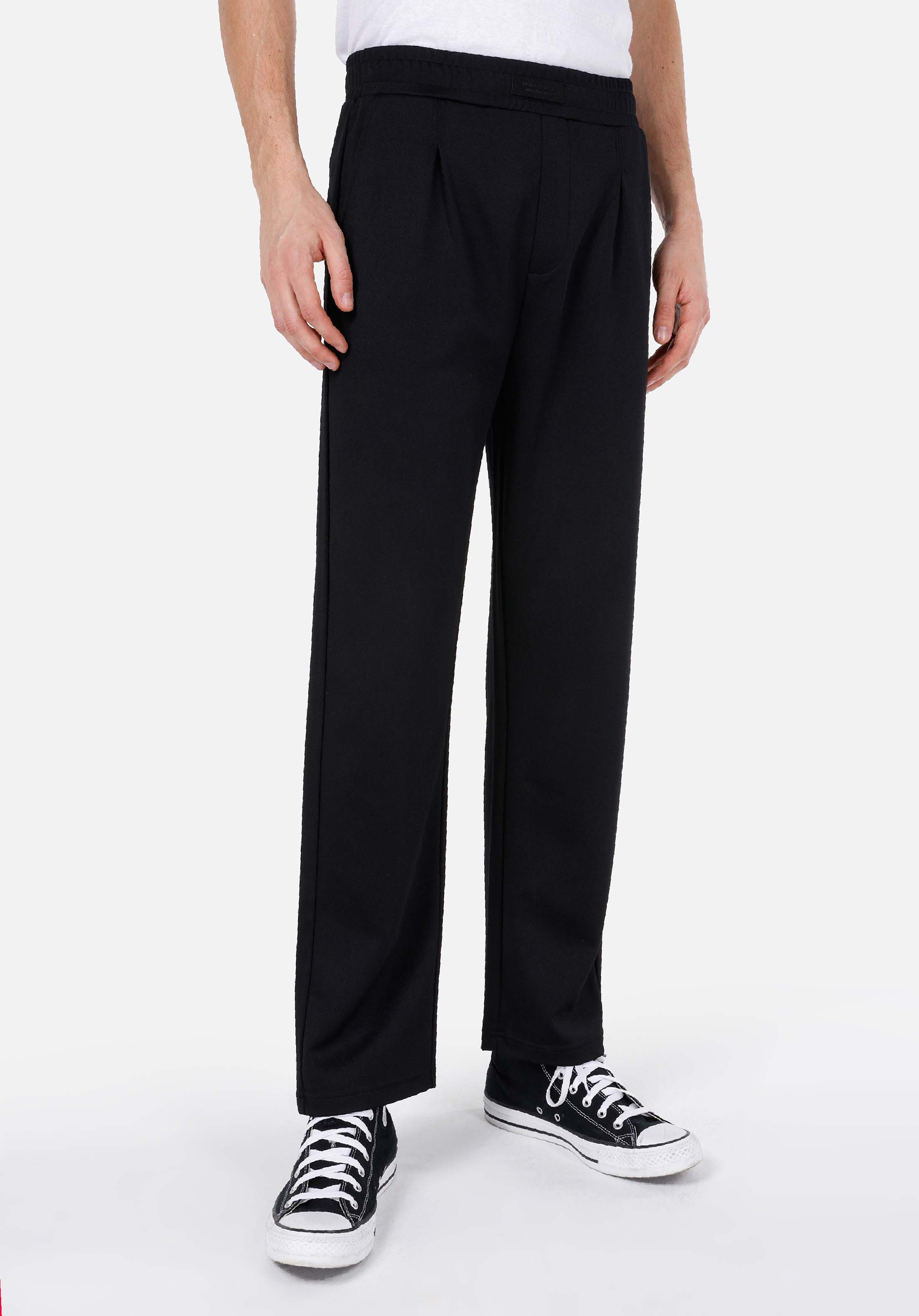 Afișați detalii pentru Pantaloni De Trening De Barbati Negru Regular Fit  Cl1068130