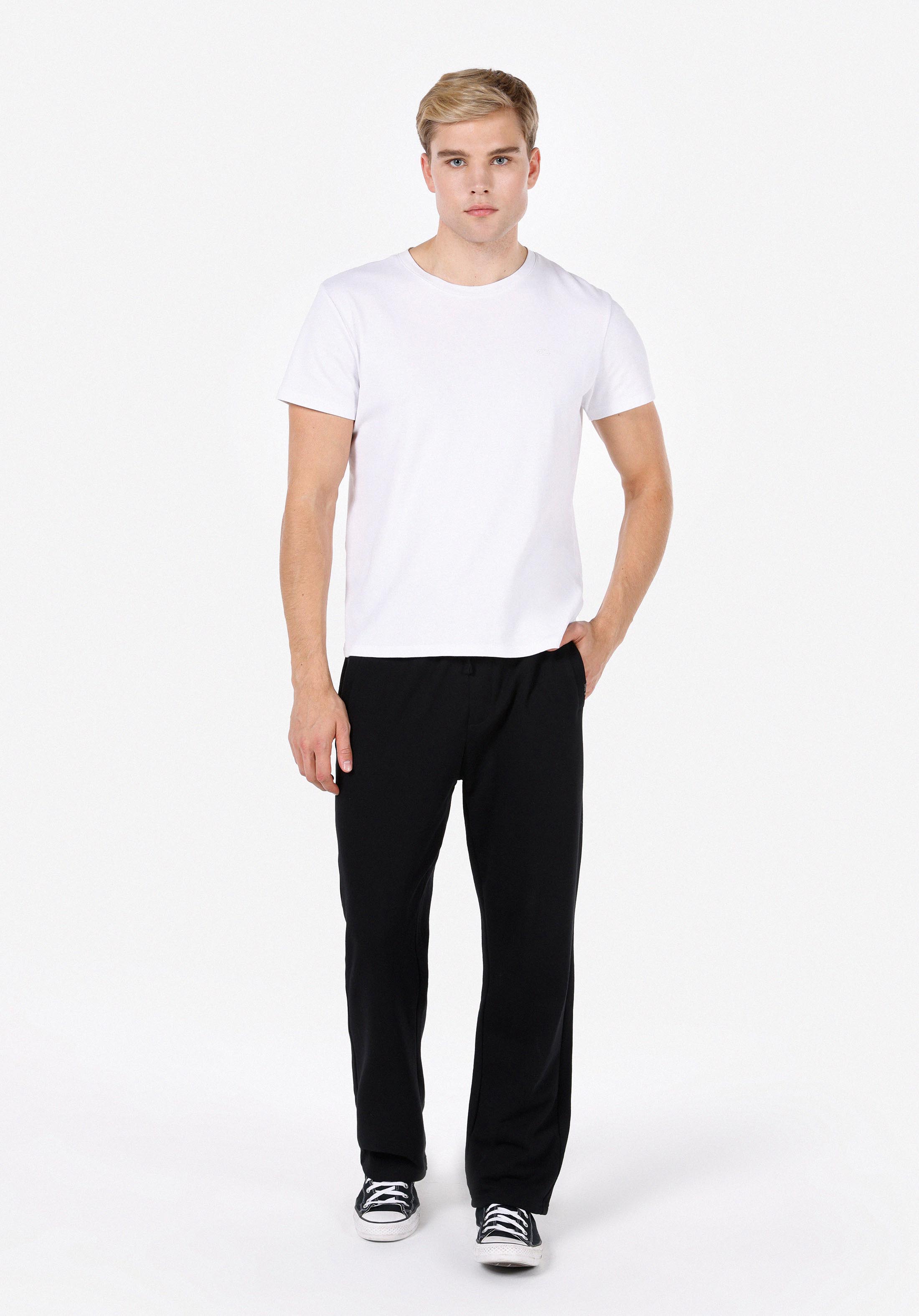 Afișați detalii pentru Pantaloni De Trening De Barbati Negru Regular Fit  Cl1070848