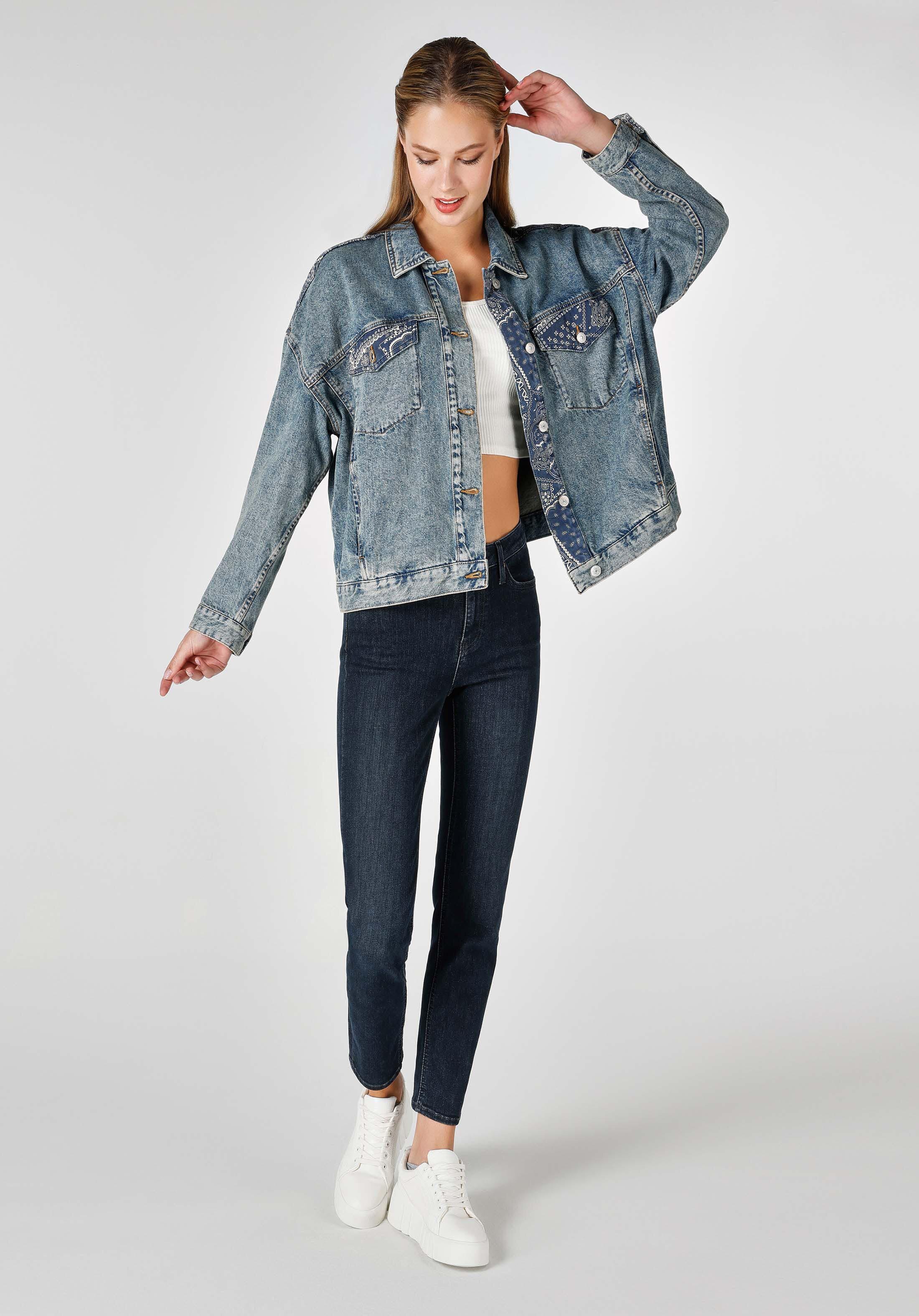 Jacheta De Dama Denim Oversize Fit 360 Fritzy CL1063510 | Colin's Jacheta De Dama Denim Oversize Fit 360 Fritzy CL1063510 | Colin's