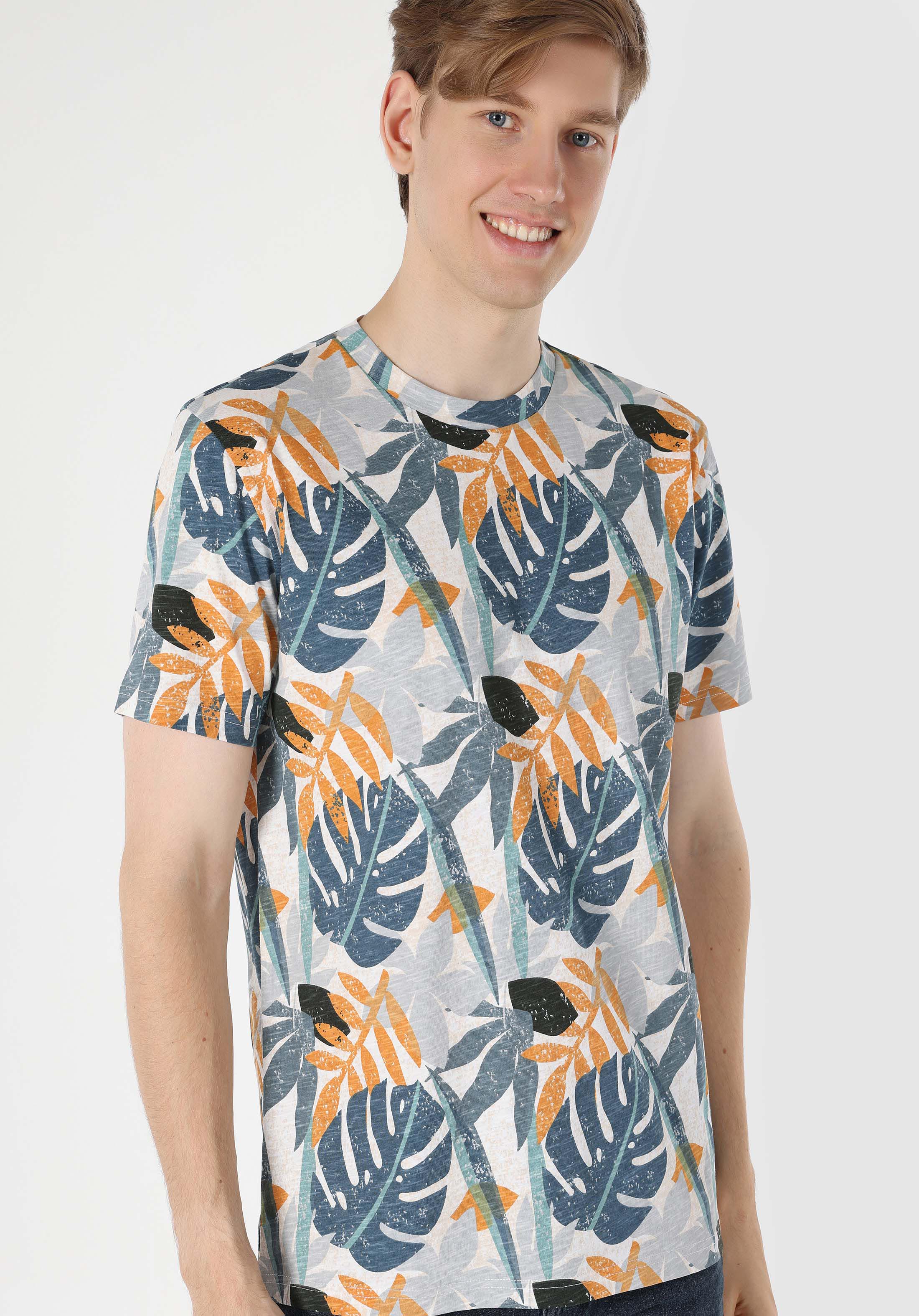 Afișați detalii pentru Regular Fit Round Neck Printed Tricou Multicolor Cu Mânecă Scurtă Pentru Bărbați