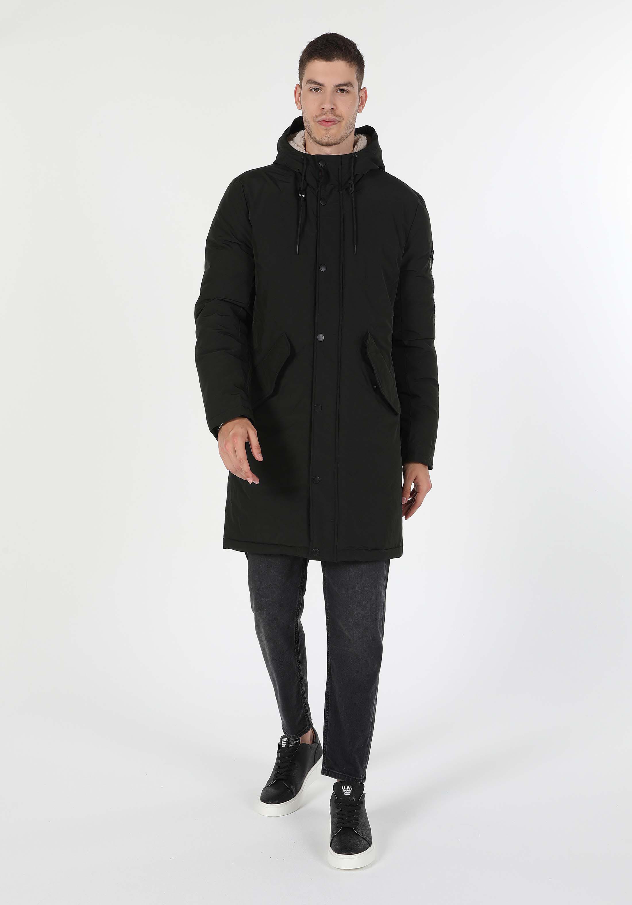 Afișați detalii pentru Palton Verde Pentru Bărbați Regular Fit