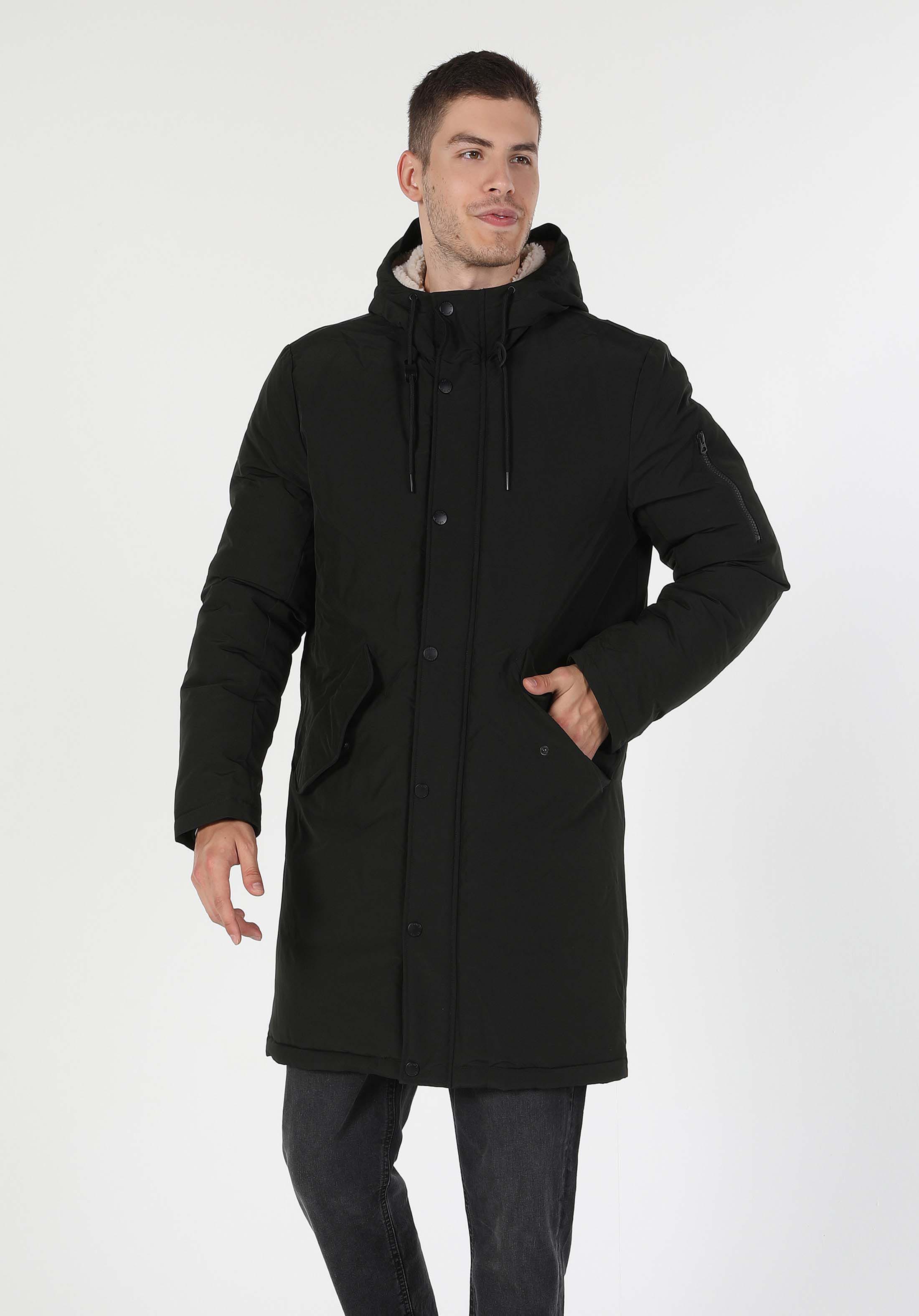 Afișați detalii pentru Palton Verde Pentru Bărbați Regular Fit