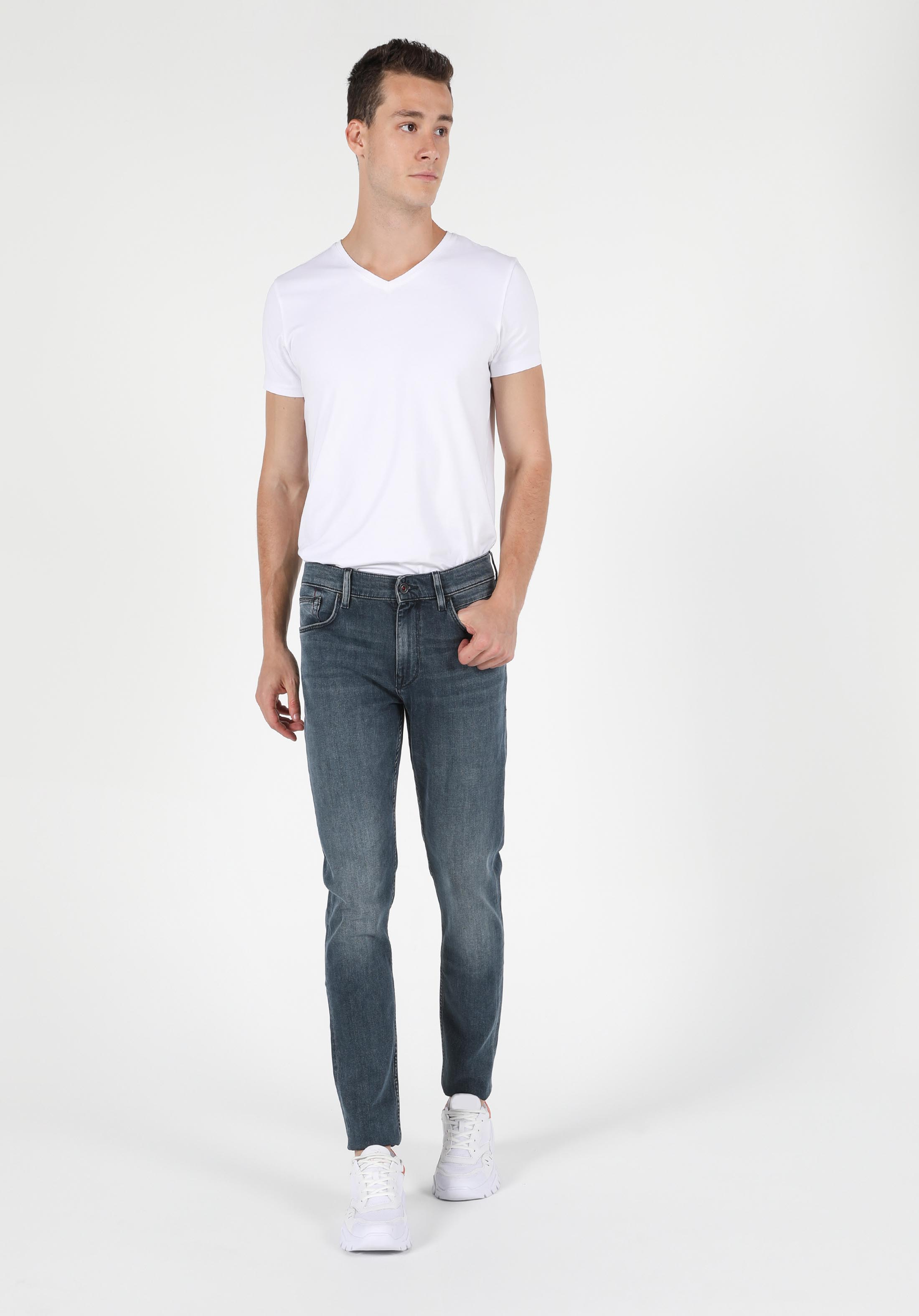Afișați detalii pentru Pantaloni De Barbati Denim Slim Fit 041 Danny Cl1051676