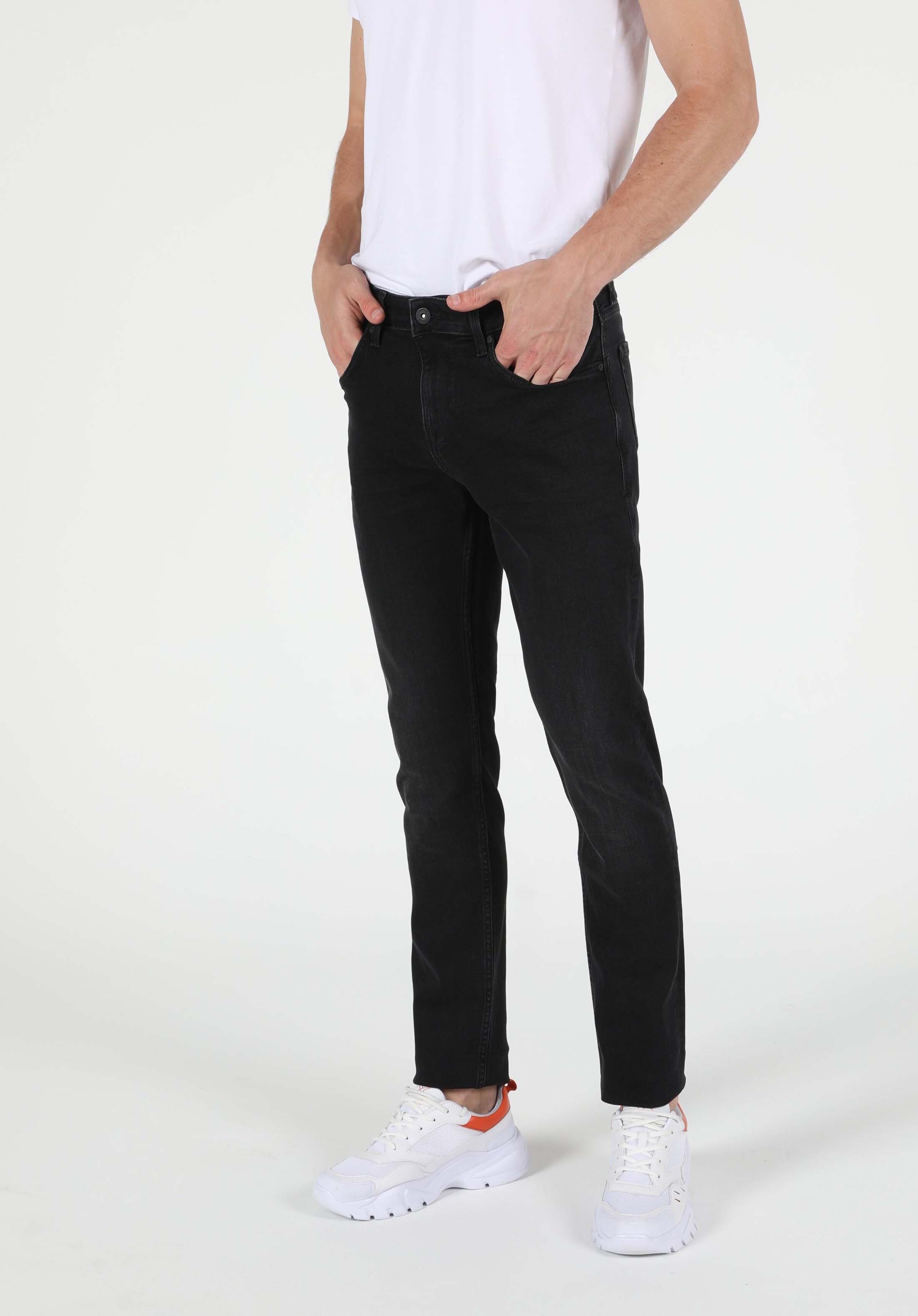 Afișați detalii pentru Pantaloni De Barbati Negru Straight Fit 044 Karl Cl1051683