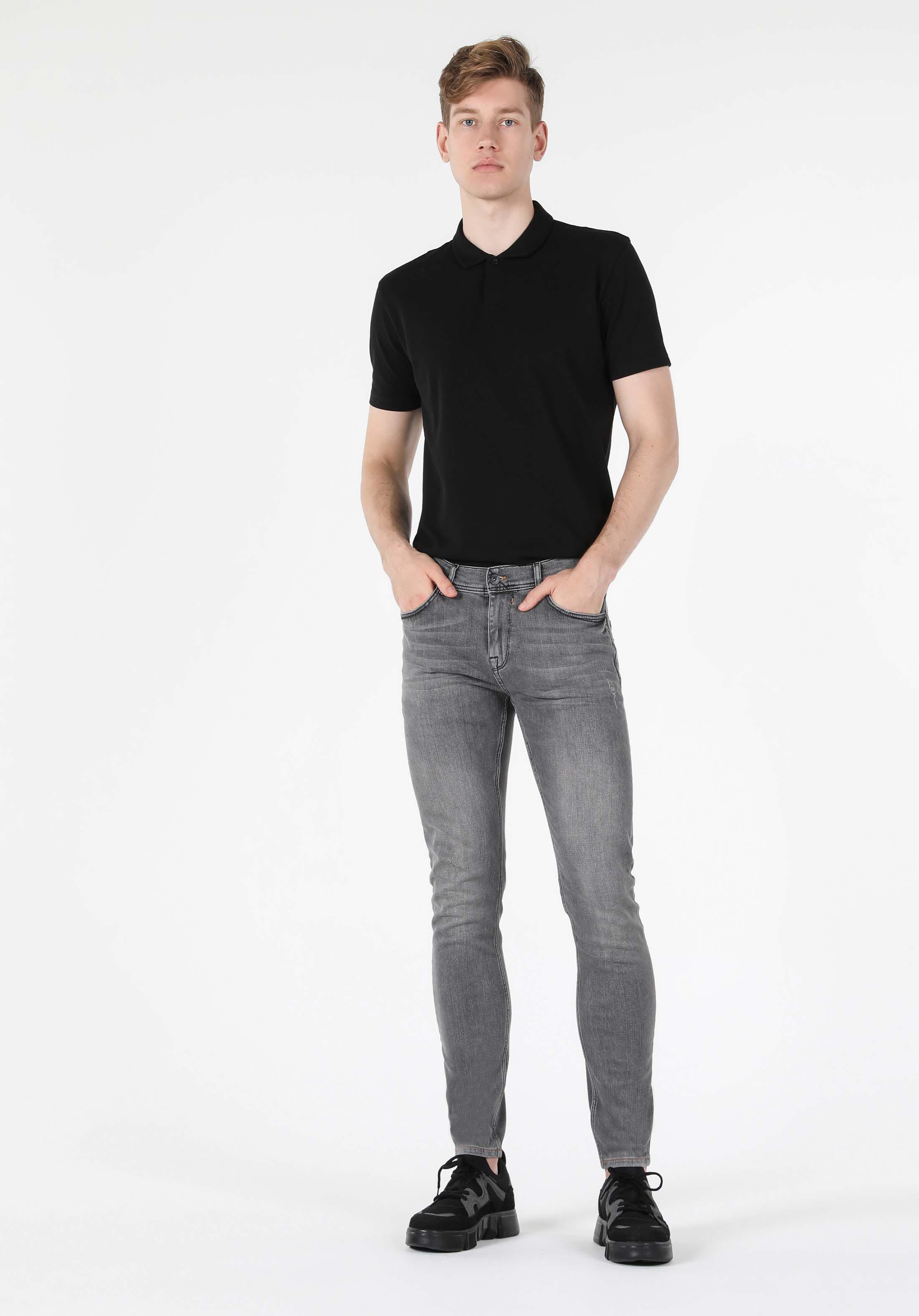 Afișați detalii pentru Pantaloni De Barbati Denim Skinny Fit 040 Alex Cl1057850