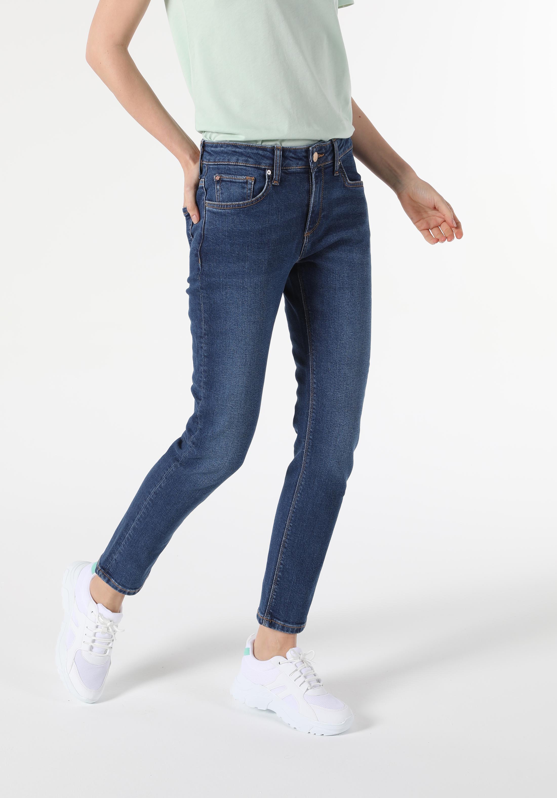 Afișați detalii pentru Pantaloni De Dama Denim Slim Boyfriend Fit 892 Alina Cl1054645