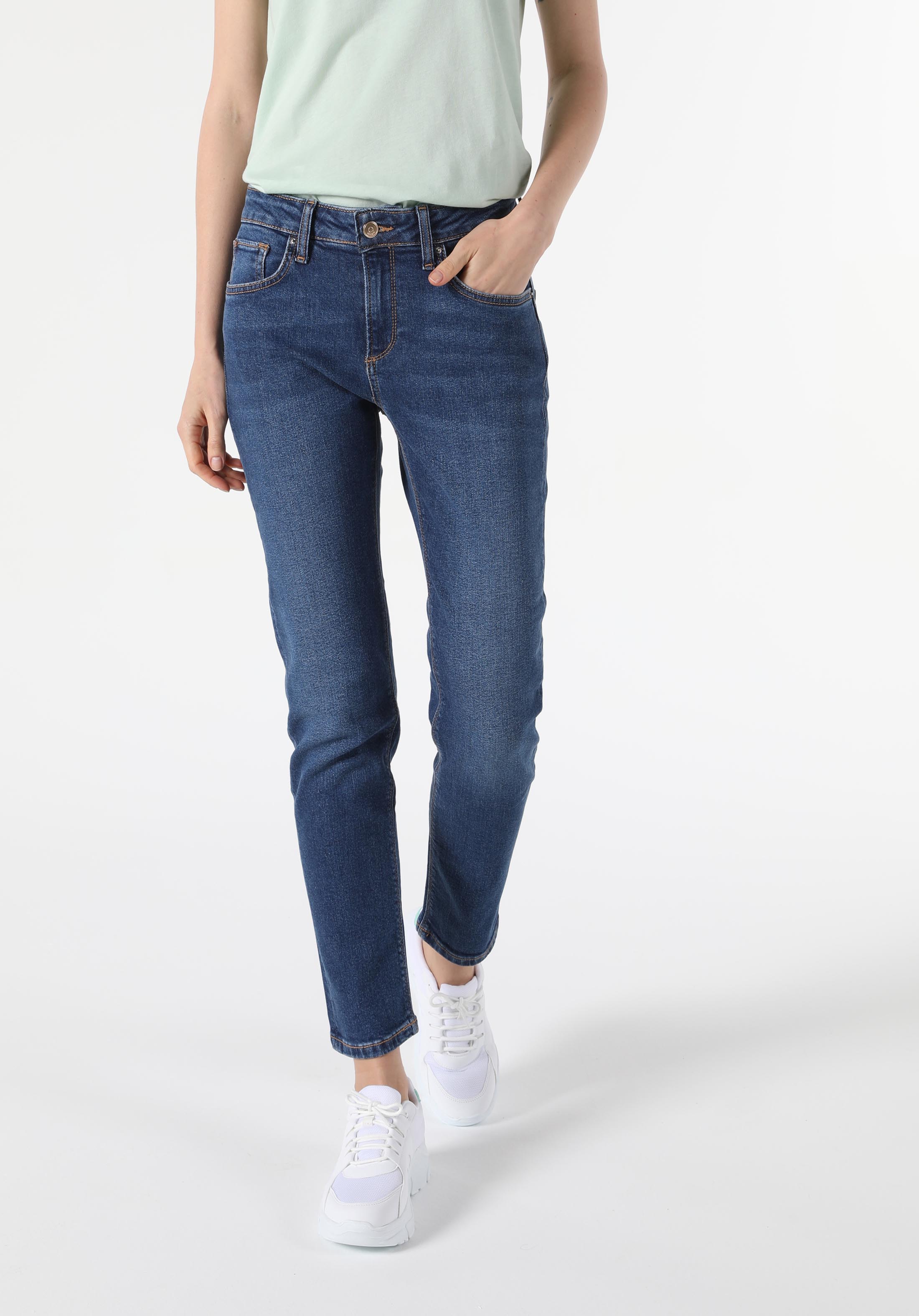 Afișați detalii pentru Pantaloni De Dama Denim Slim Boyfriend Fit 892 Alina Cl1054645