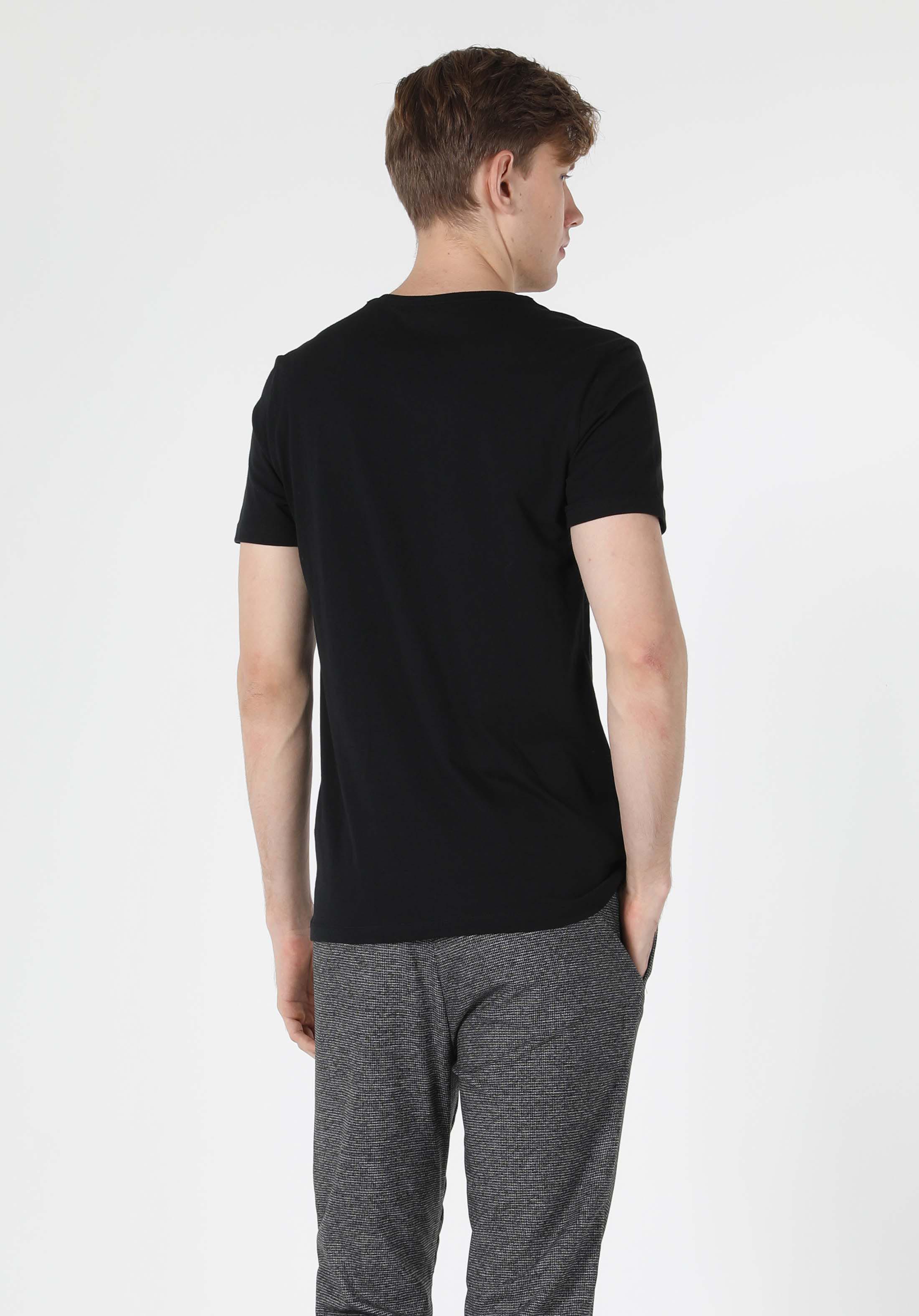 Afișați detalii pentru Tricou Cu Maneca Scurta De Barbati Negru Regular Fit  Cl1054891