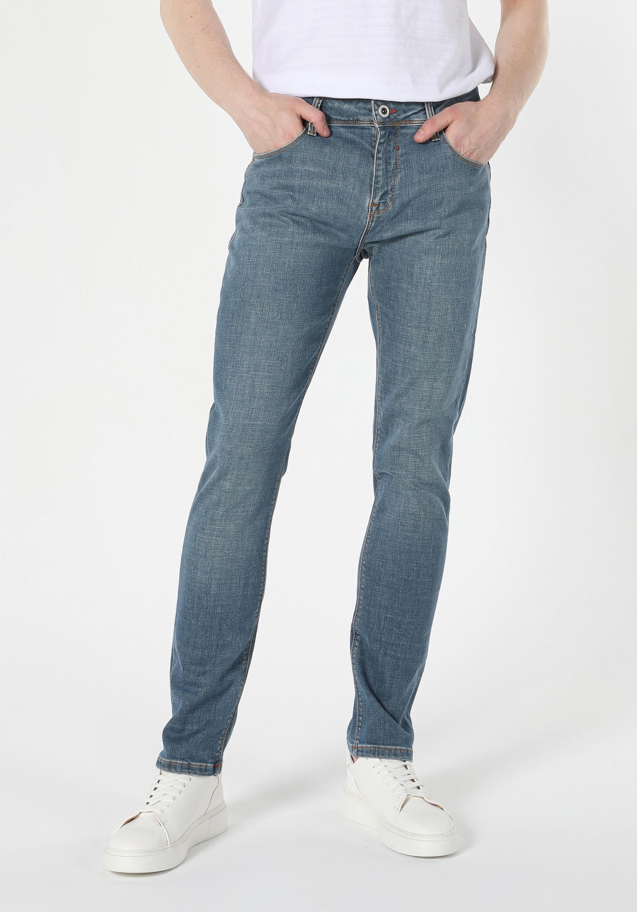 Afișați detalii pentru Pantaloni De Barbati Denim Straight Fit 044 Karl Cl1058227