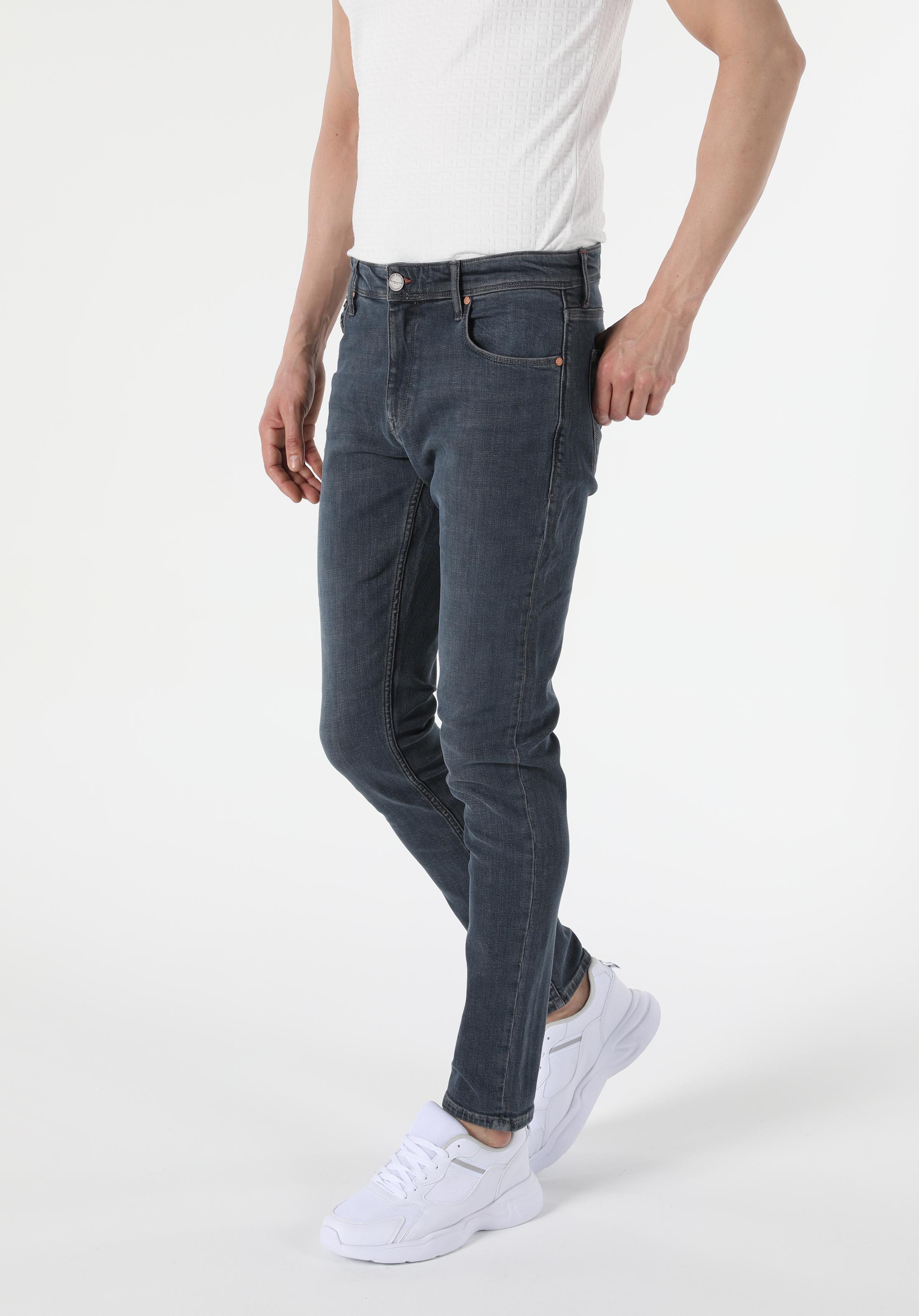 Afișați detalii pentru Pantaloni De Barbati Denim Slim Fit 041 Danny Cl1055441