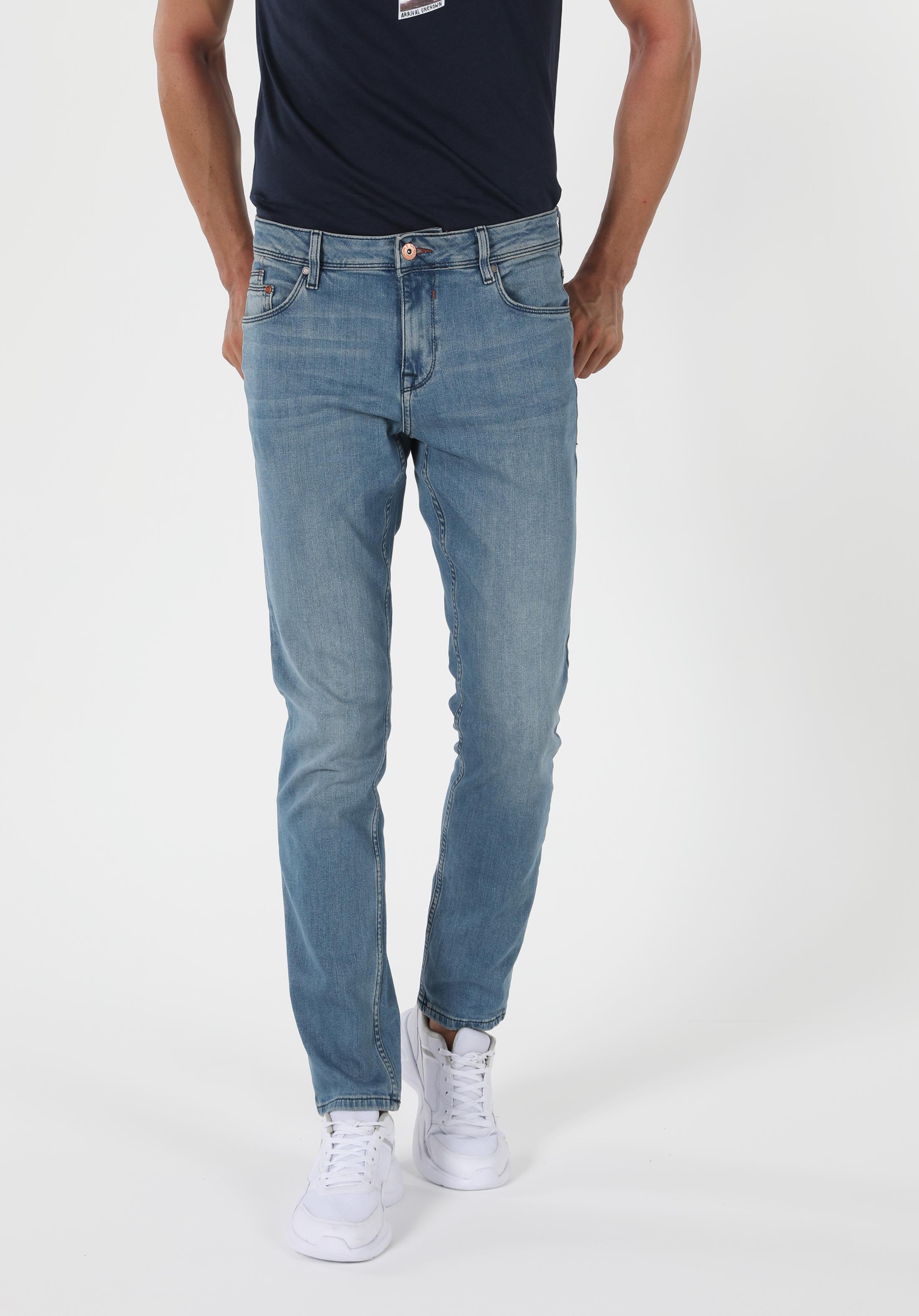 Afișați detalii pentru Pantaloni De Barbati Denim Straight Fit 044 Karl Cl1055456