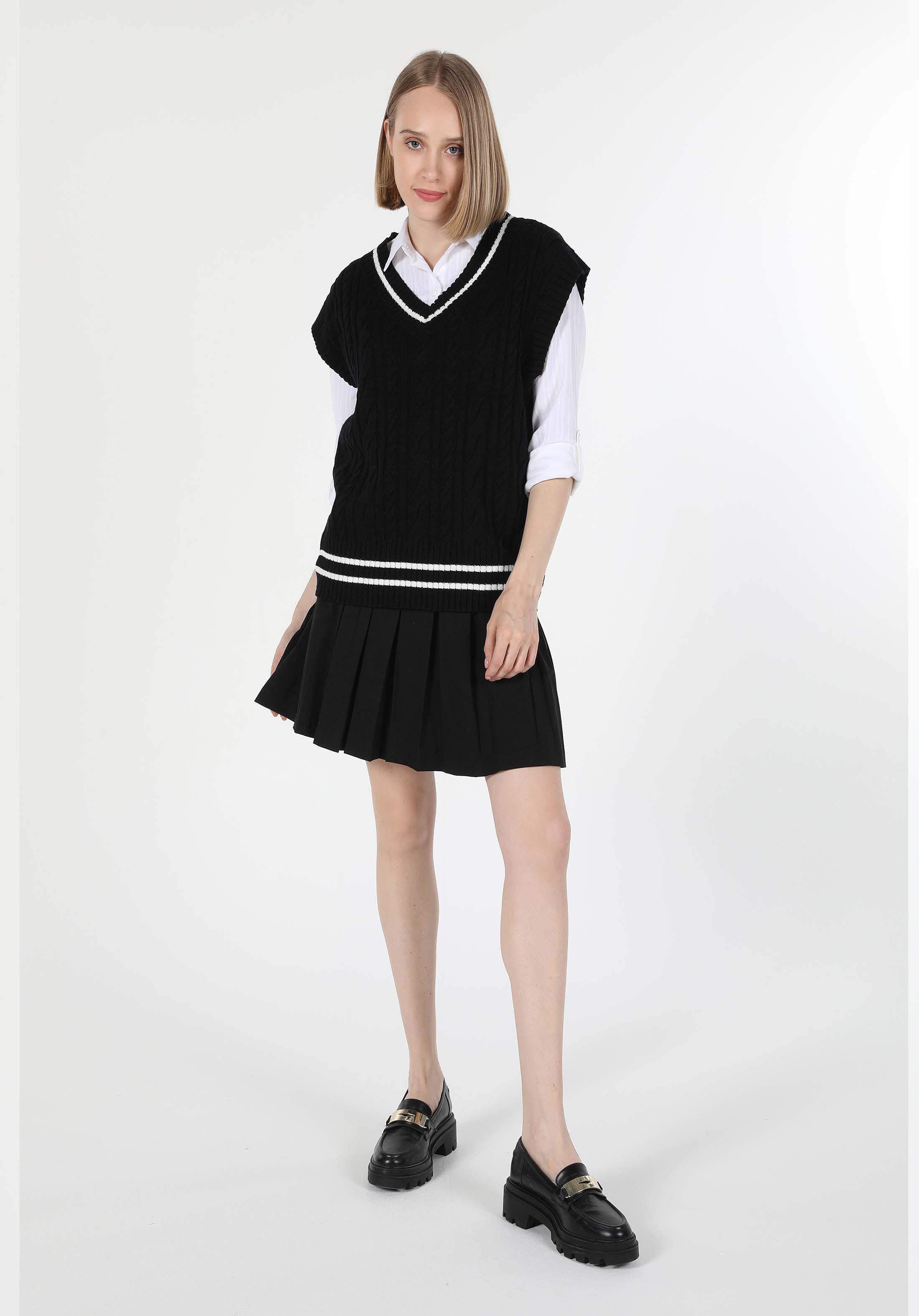 Afișați detalii pentru Pulover De Dama Negru Oversize Fit  Cl1061034