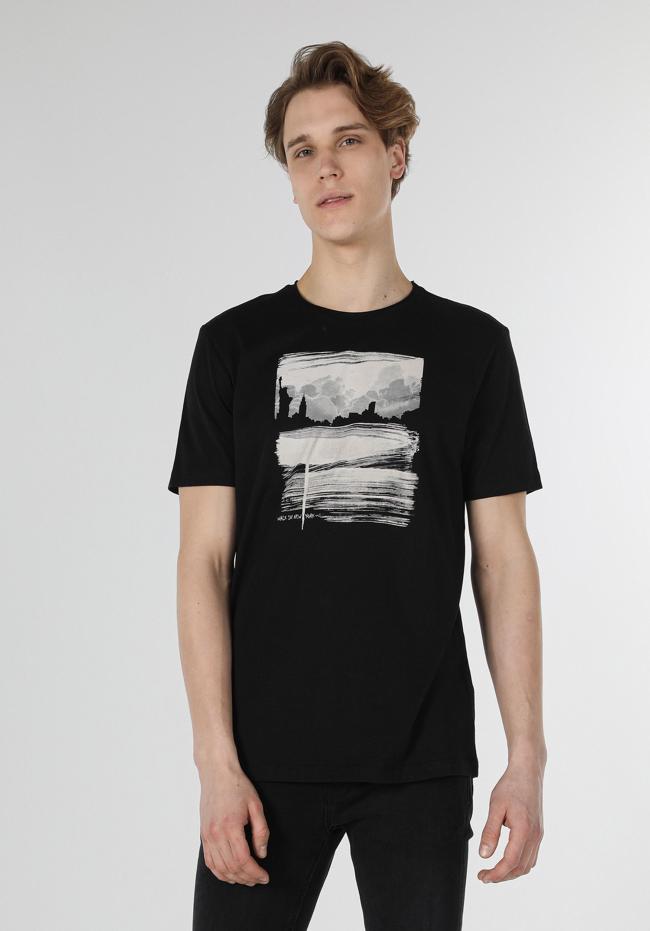 Afișați detalii pentru Tricou Cu Maneca Scurta De Barbati Negru Regular Fit  Cl1058845