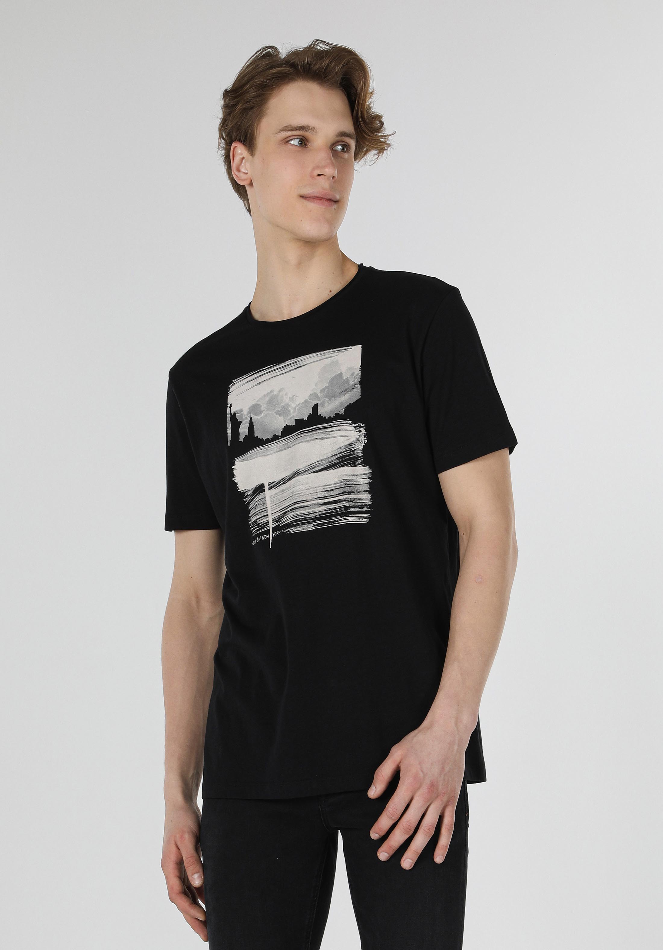 Afișați detalii pentru Tricou Cu Maneca Scurta De Barbati Negru Regular Fit  Cl1058845