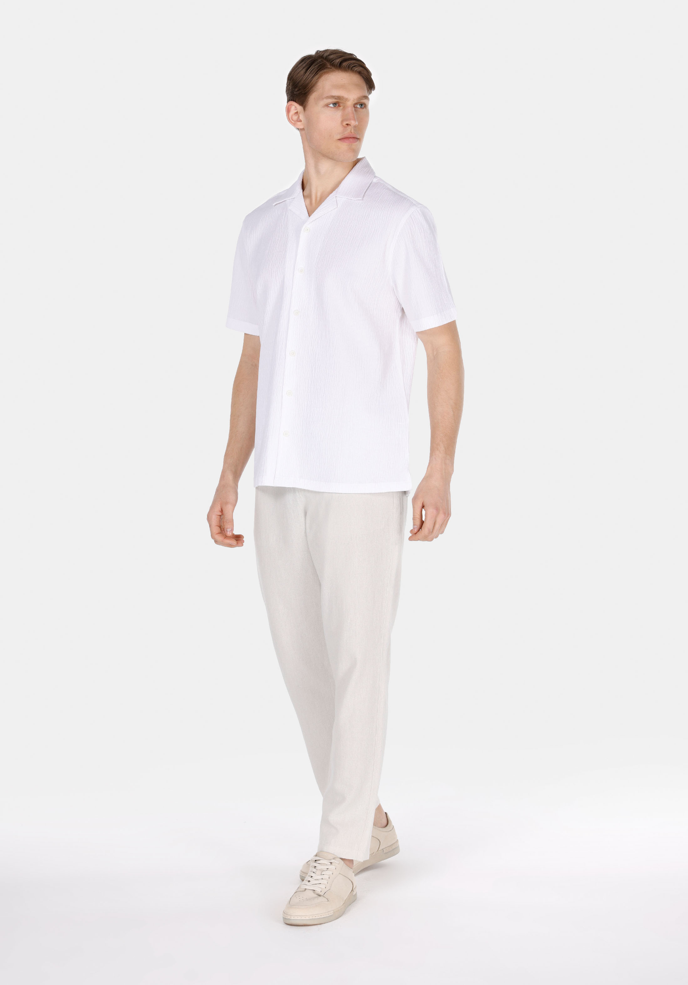 Afișați detalii pentru Pantaloni De Barbati Alb Regular Fit  Cl1074570