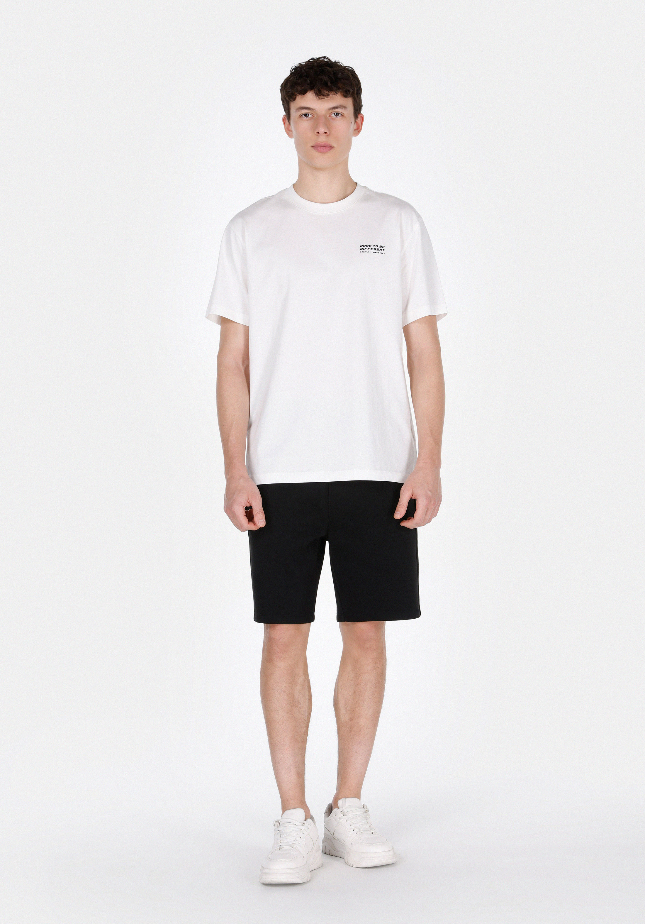Afișați detalii pentru Short / Pantaloni Scurti De Barbati Negru Regular Fit  Cl1074177