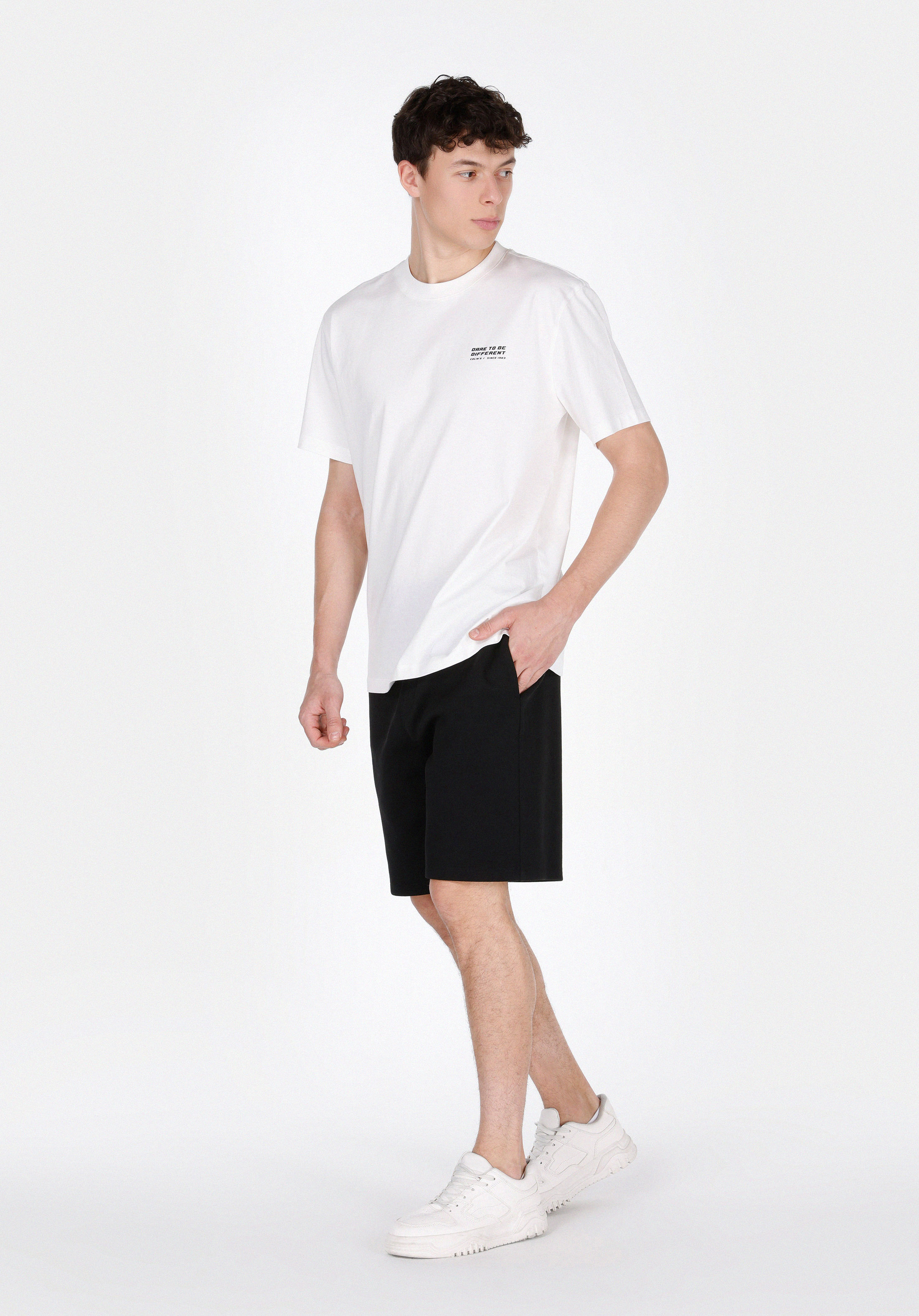 Afișați detalii pentru Short / Pantaloni Scurti De Barbati Negru Regular Fit  Cl1074177