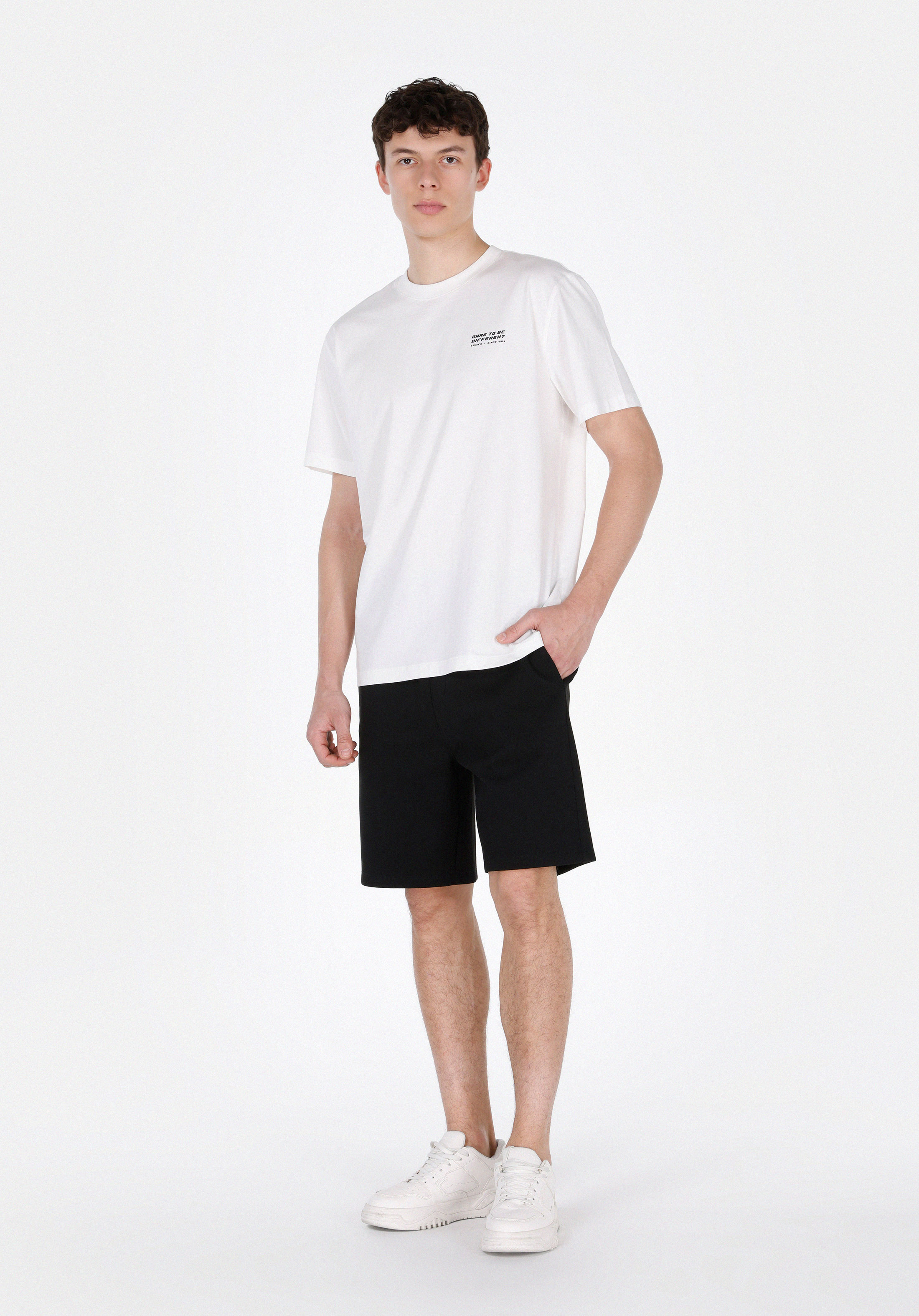Afișați detalii pentru Tricou Cu Maneca Scurta De Barbati Alb Comfort Fit  Cl1074472