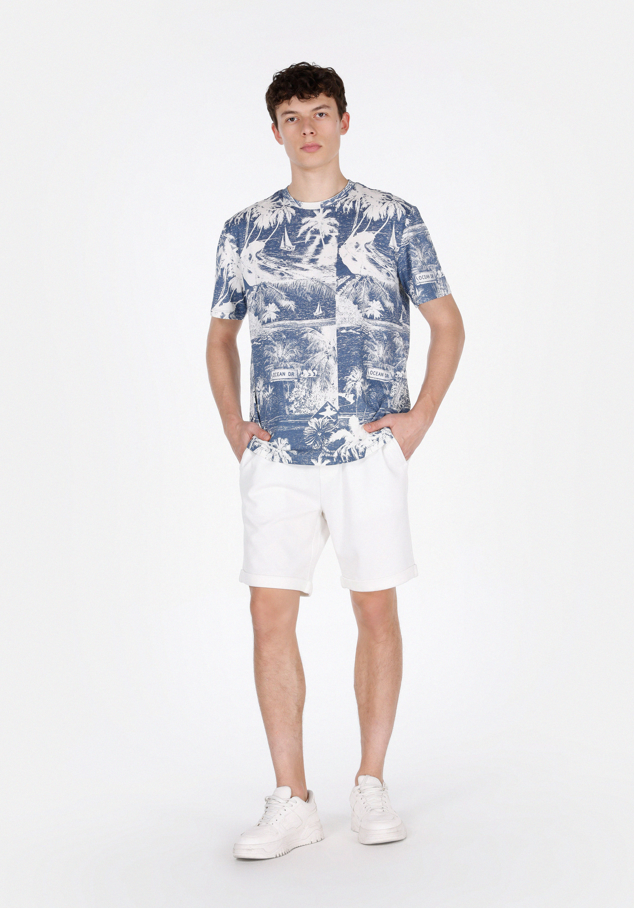 Afișați detalii pentru Short / Pantaloni Scurti De Barbati Alb Regular Fit  Cl1074527
