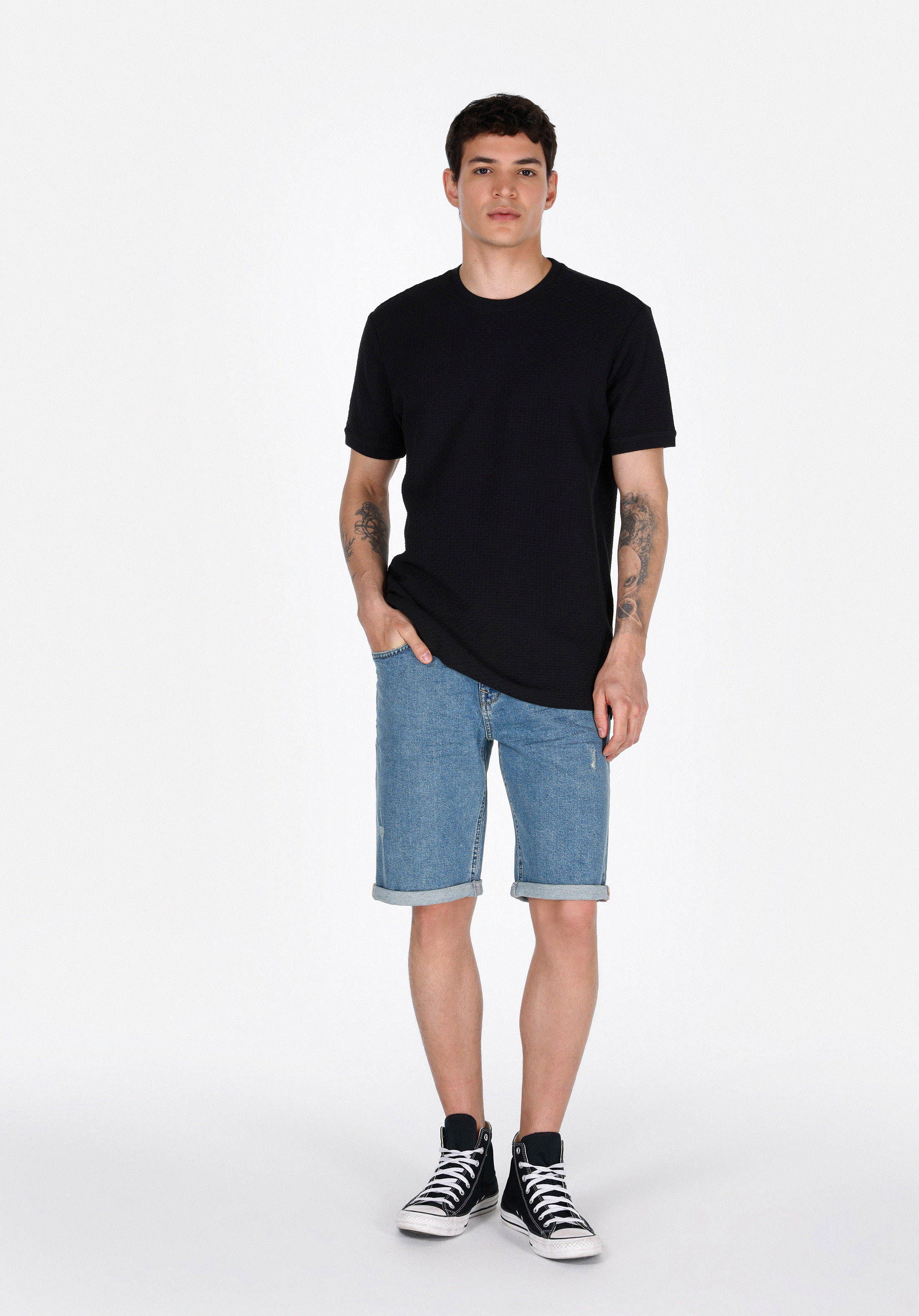 Afișați detalii pentru Tricou Cu Maneca Scurta De Barbati Negru Regular Fit  Cl1074681