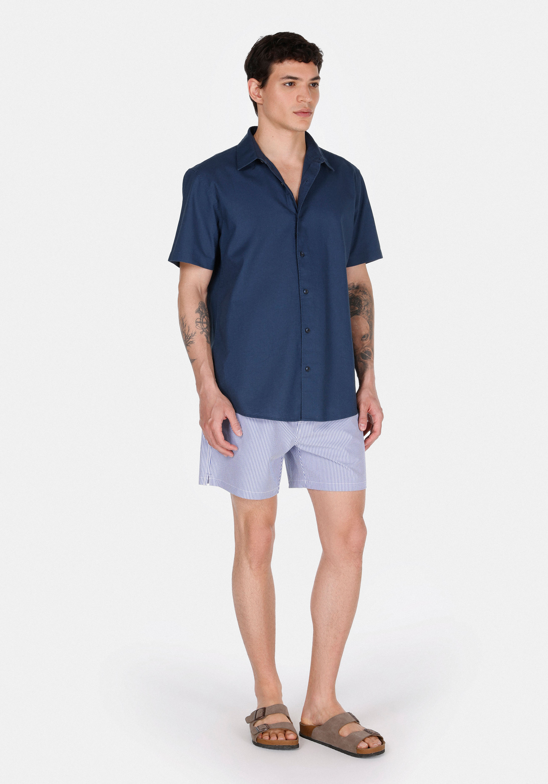 Afișați detalii pentru Pantaloni Scurți De Baie Slim Fit Cu Dungi Pentru Bărbați Bleumarin